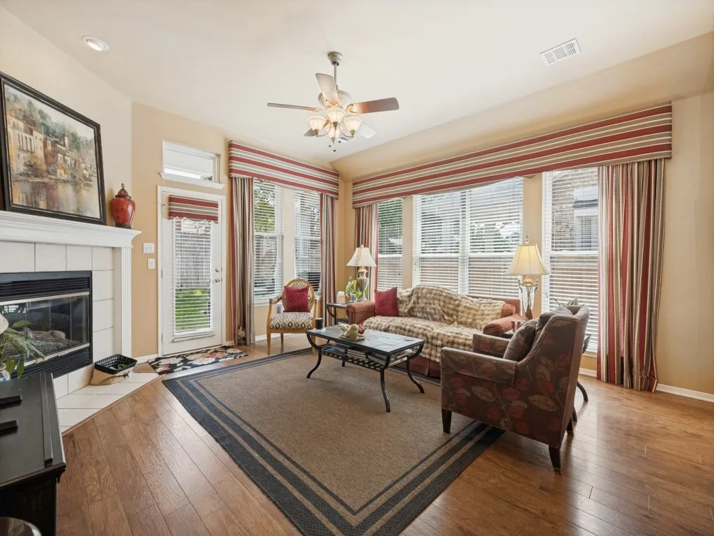 Single Family Residence For Sale in Tarrant County , 9124 Chardin Park Drive, Fort Worth, Texas 76244, 3 Bedroom, 3 Bathroom, 2 Garage spaces, 2,684 Sqft, built in 2002, mls#21394991, Real Estate Agent in Fort Worth, Homes For Sale in Tarrant county, Homes For Sale in Fort Worth, Realtor in Fort Worth Texas, Real Estate Brokerage Independent Realty Texas, Luminita Cordes Realtor
