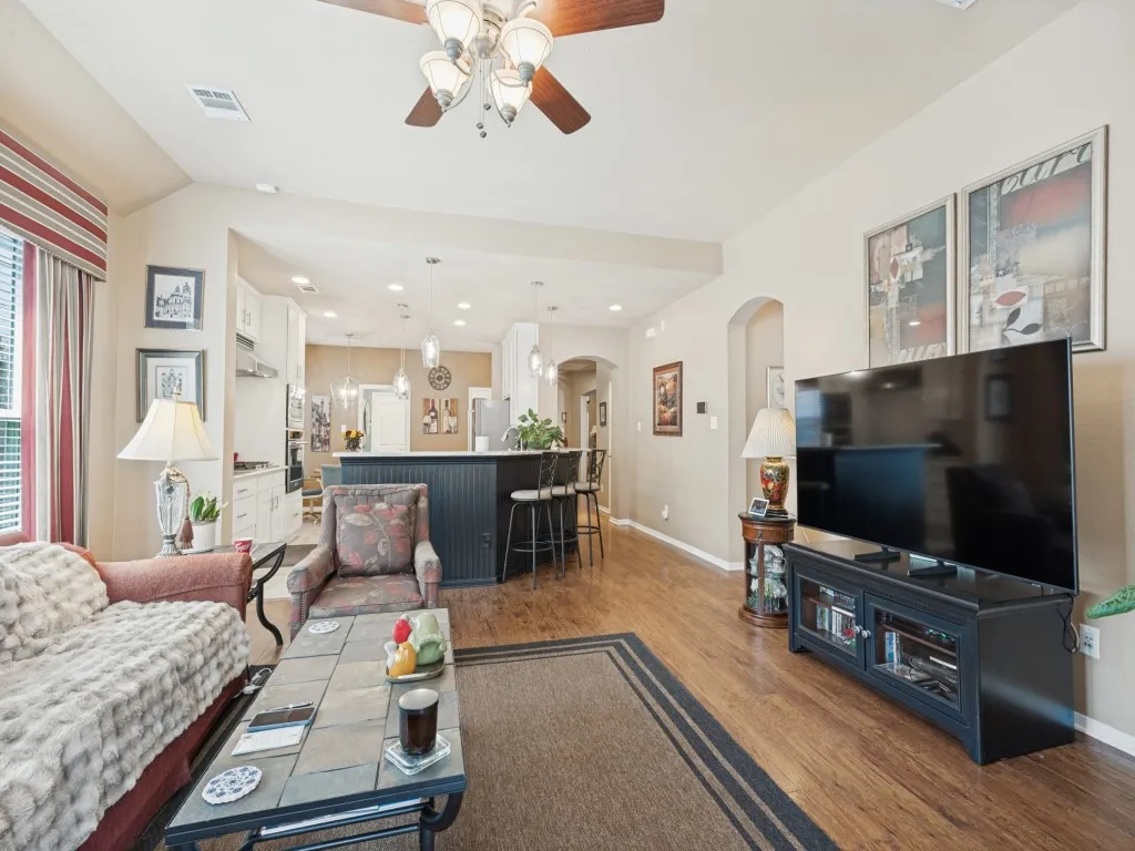 Single Family Residence For Sale in Tarrant County , 9124 Chardin Park Drive, Fort Worth, Texas 76244, 3 Bedroom, 3 Bathroom, 2 Garage spaces, 2,684 Sqft, built in 2002, mls#21394991, Real Estate Agent in Fort Worth, Homes For Sale in Tarrant county, Homes For Sale in Fort Worth, Realtor in Fort Worth Texas, Real Estate Brokerage Independent Realty Texas, Luminita Cordes Realtor