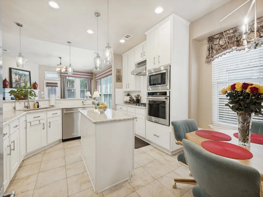 Single Family Residence For Sale in Tarrant County , 9124 Chardin Park Drive, Fort Worth, Texas 76244, 3 Bedroom, 3 Bathroom, 2 Garage spaces, 2,684 Sqft, built in 2002, mls#21394991, Real Estate Agent in Fort Worth, Homes For Sale in Tarrant county, Homes For Sale in Fort Worth, Realtor in Fort Worth Texas, Real Estate Brokerage Independent Realty Texas, Luminita Cordes Realtor