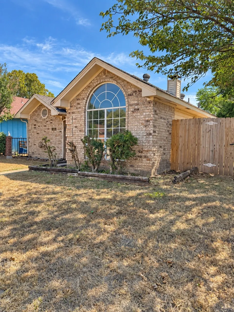 Single Family Residence For Sale in Dallas County , 1026 Sanders Drive, Duncanville, Texas 75137, 2 Bedroom, 2 Bathroom, 2 Garage spaces, 1,071 Sqft, built in 1989, mls#21397060, Real Estate Agent in Duncanville, Homes For Sale in Dallas county, Homes For Sale in Duncanville, Realtor in Duncanville Texas, Real Estate Brokerage Independent Realty Texas, Luminita Cordes Realtor