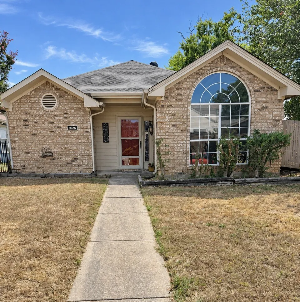 Single Family Residence For Sale in Dallas County , 1026 Sanders Drive, Duncanville, Texas 75137, 2 Bedroom, 2 Bathroom, 2 Garage spaces, 1,071 Sqft, built in 1989, mls#21397060, Real Estate Agent in Duncanville, Homes For Sale in Dallas county, Homes For Sale in Duncanville, Realtor in Duncanville Texas, Real Estate Brokerage Independent Realty Texas, Luminita Cordes Realtor