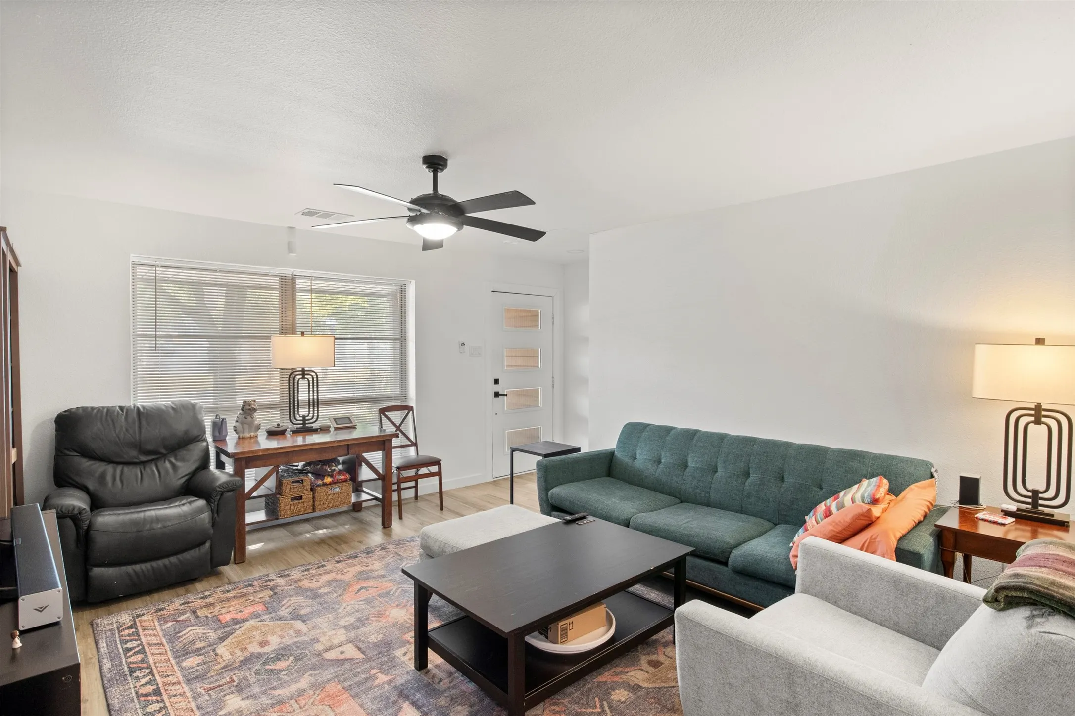 Single Family Residence For Sale in Dallas County , 307 Dogwood Drive, Richardson, Texas 75080, 3 Bedroom, 2 Bathroom, 2 Garage spaces, 1,342 Sqft, built in 1960, mls#21395947, Real Estate Agent in Richardson, Homes For Sale in Dallas county, Homes For Sale in Richardson, Realtor in Richardson Texas, Real Estate Brokerage Independent Realty Texas, Luminita Cordes Realtor