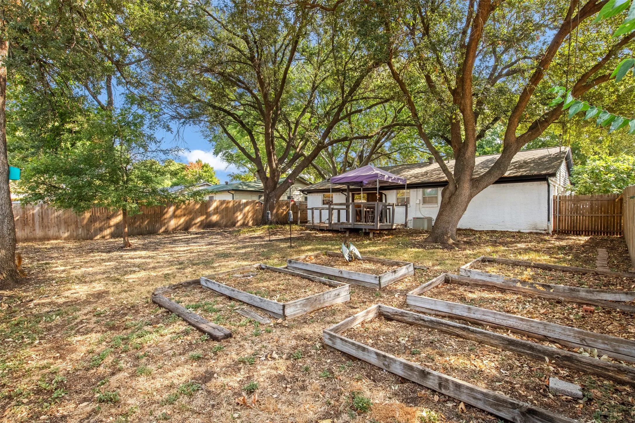 Single Family Residence For Sale in Dallas County , 307 Dogwood Drive, Richardson, Texas 75080, 3 Bedroom, 2 Bathroom, 2 Garage spaces, 1,342 Sqft, built in 1960, mls#21395947, Real Estate Agent in Richardson, Homes For Sale in Dallas county, Homes For Sale in Richardson, Realtor in Richardson Texas, Real Estate Brokerage Independent Realty Texas, Luminita Cordes Realtor