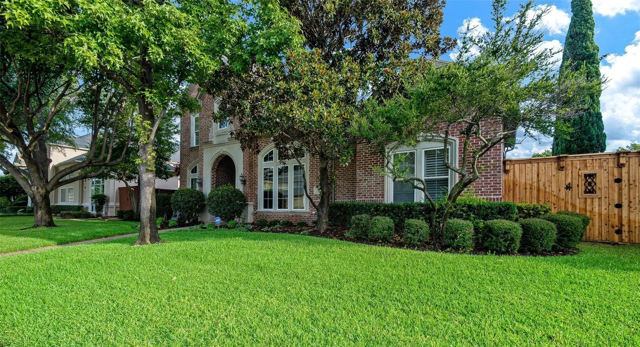 Single Family Residence For Rent in Collin County , 5933 King William Drive, Plano, Texas 75093, 4 Bedroom, 5 Bathroom, 3 Garage spaces, 4,512 Sqft, built in 1998, mls#21397063, Real Estate Agent in Plano, Homes For Rent in Collin county, Homes For Rent in Plano, Realtor in Plano Texas, Real Estate Brokerage Independent Realty Texas, Luminita Cordes Realtor