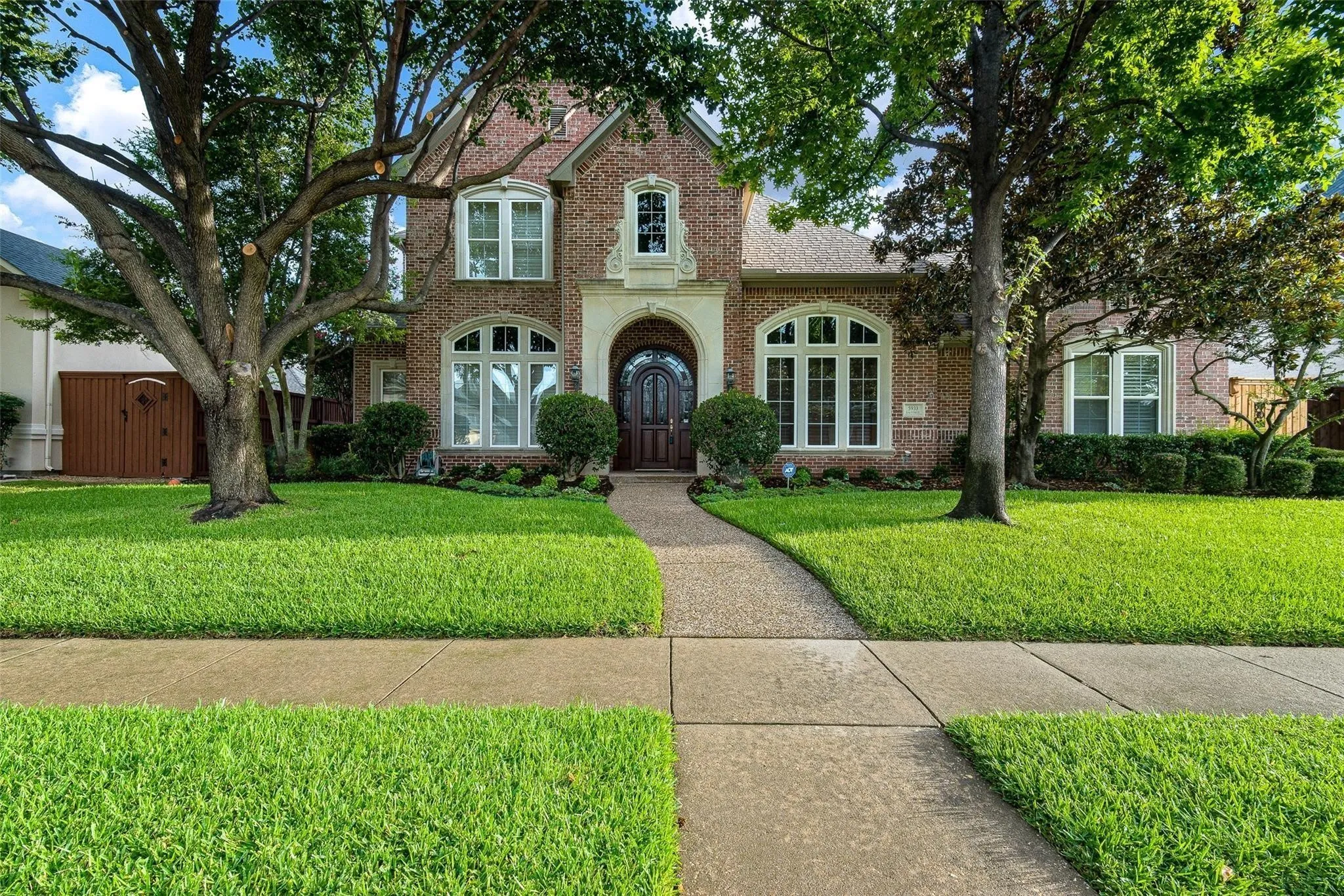 Single Family Residence For Rent in Collin County , 5933 King William Drive, Plano, Texas 75093, 4 Bedroom, 5 Bathroom, 3 Garage spaces, 4,512 Sqft, built in 1998, mls#21397063, Real Estate Agent in Plano, Homes For Rent in Collin county, Homes For Rent in Plano, Realtor in Plano Texas, Real Estate Brokerage Independent Realty Texas, Luminita Cordes Realtor