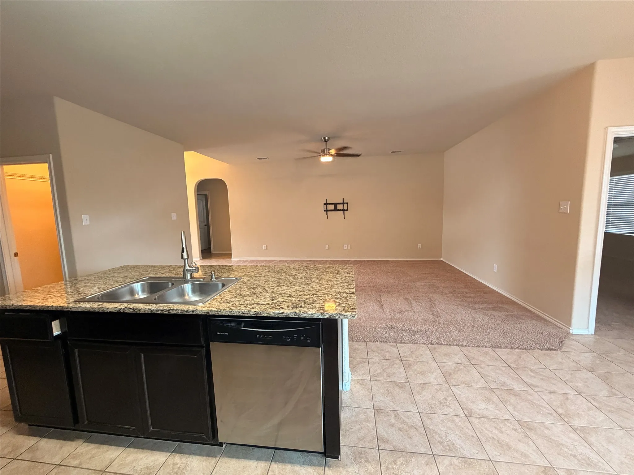 Single Family Residence For Rent in Tarrant County , 6320 Sails Street, Fort Worth, Texas 76179, 4 Bedroom, 2 Bathroom, 2 Garage spaces, 1,792 Sqft, built in 2017, mls#21397066, Real Estate Agent in Fort Worth, Homes For Rent in Tarrant county, Homes For Rent in Fort Worth, Realtor in Fort Worth Texas, Real Estate Brokerage Independent Realty Texas, Luminita Cordes Realtor