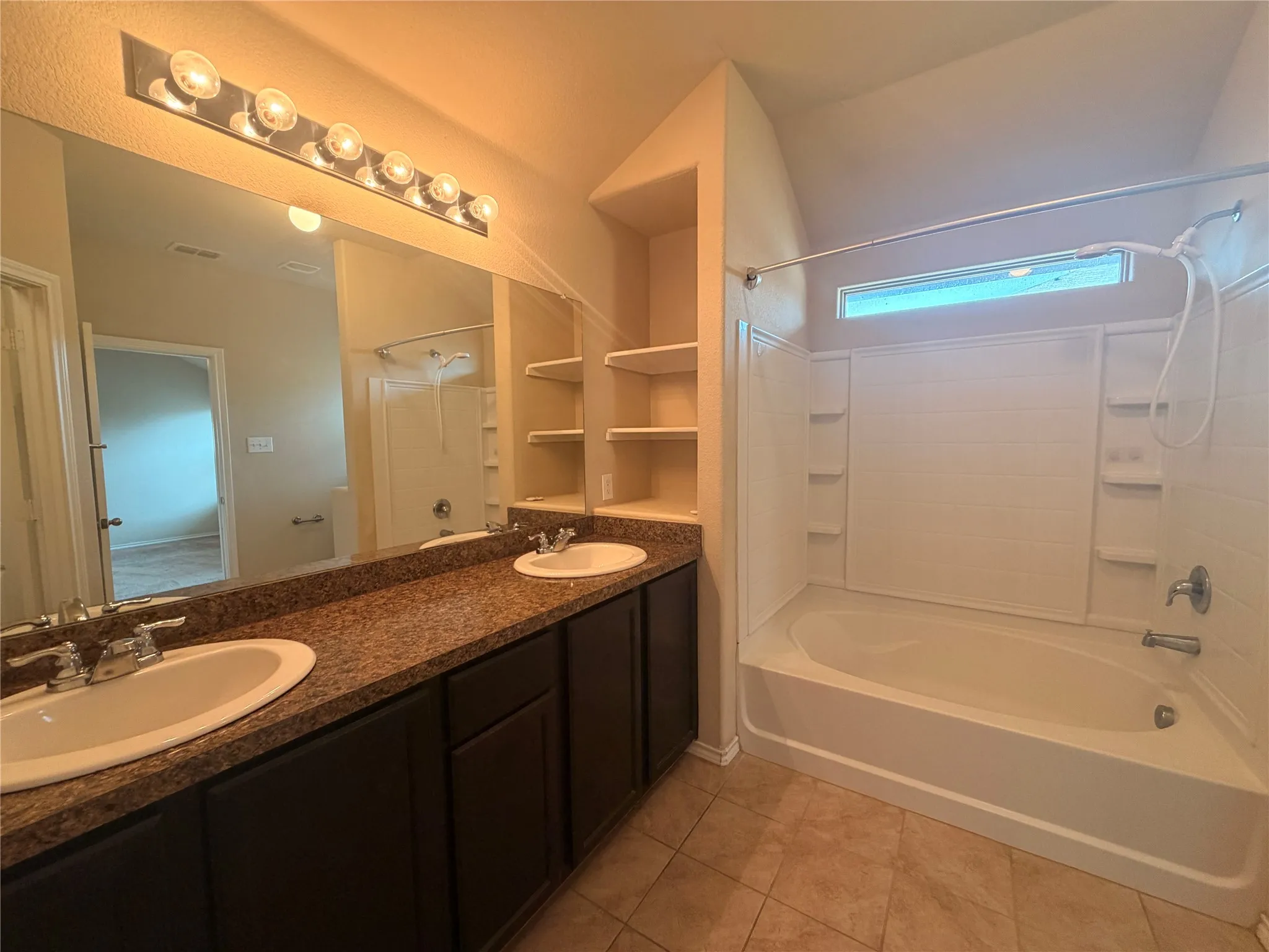 Single Family Residence For Rent in Tarrant County , 6320 Sails Street, Fort Worth, Texas 76179, 4 Bedroom, 2 Bathroom, 2 Garage spaces, 1,792 Sqft, built in 2017, mls#21397066, Real Estate Agent in Fort Worth, Homes For Rent in Tarrant county, Homes For Rent in Fort Worth, Realtor in Fort Worth Texas, Real Estate Brokerage Independent Realty Texas, Luminita Cordes Realtor