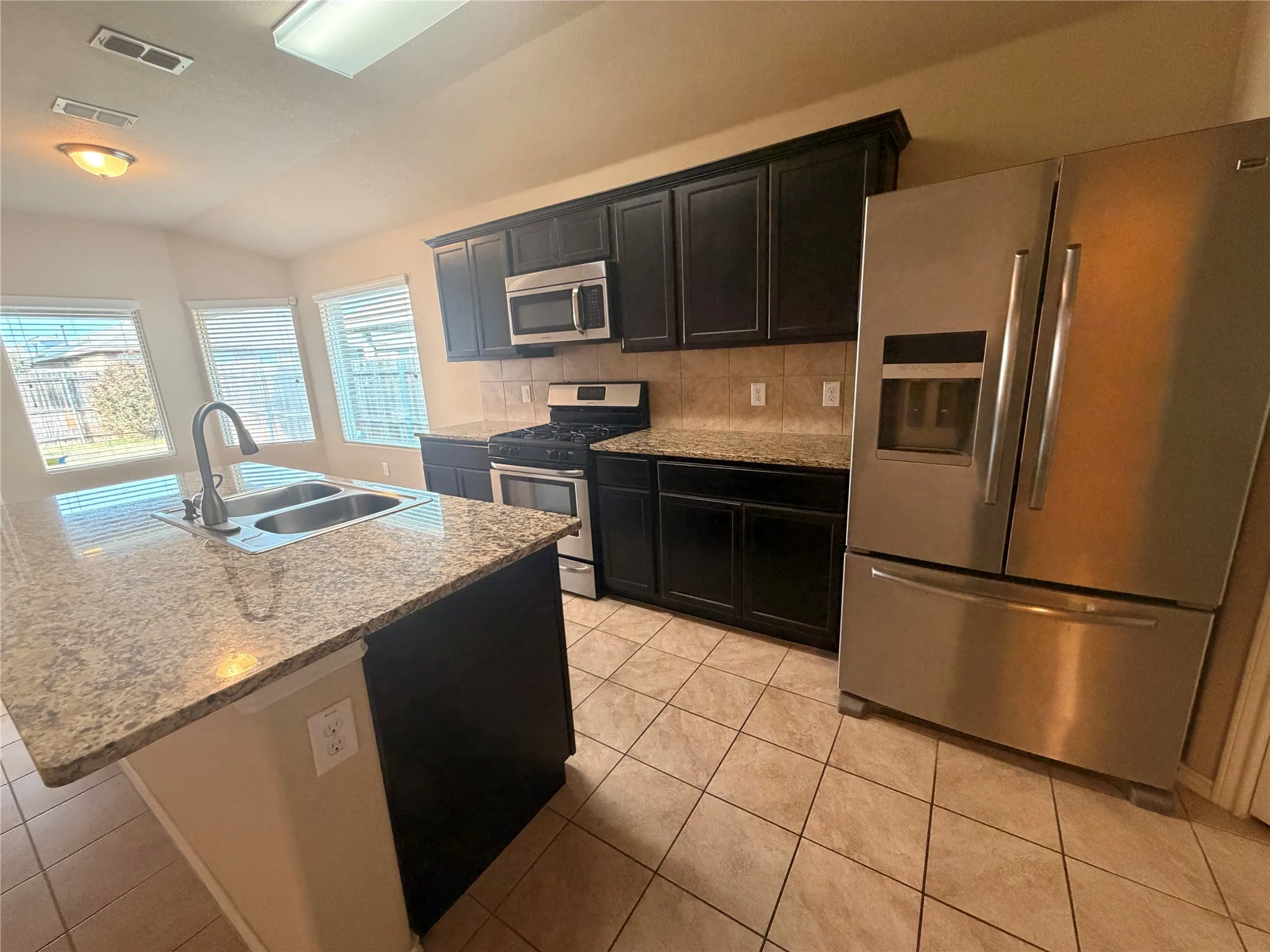 Single Family Residence For Rent in Tarrant County , 6320 Sails Street, Fort Worth, Texas 76179, 4 Bedroom, 2 Bathroom, 2 Garage spaces, 1,792 Sqft, built in 2017, mls#21397066, Real Estate Agent in Fort Worth, Homes For Rent in Tarrant county, Homes For Rent in Fort Worth, Realtor in Fort Worth Texas, Real Estate Brokerage Independent Realty Texas, Luminita Cordes Realtor
