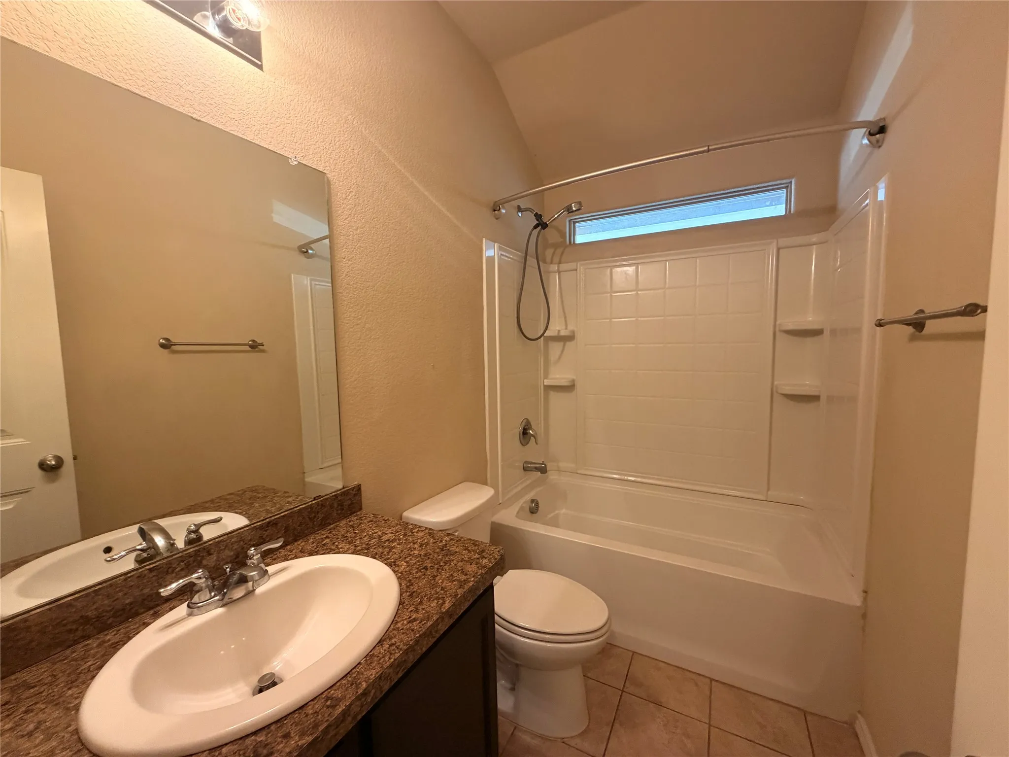 Single Family Residence For Rent in Tarrant County , 6320 Sails Street, Fort Worth, Texas 76179, 4 Bedroom, 2 Bathroom, 2 Garage spaces, 1,792 Sqft, built in 2017, mls#21397066, Real Estate Agent in Fort Worth, Homes For Rent in Tarrant county, Homes For Rent in Fort Worth, Realtor in Fort Worth Texas, Real Estate Brokerage Independent Realty Texas, Luminita Cordes Realtor