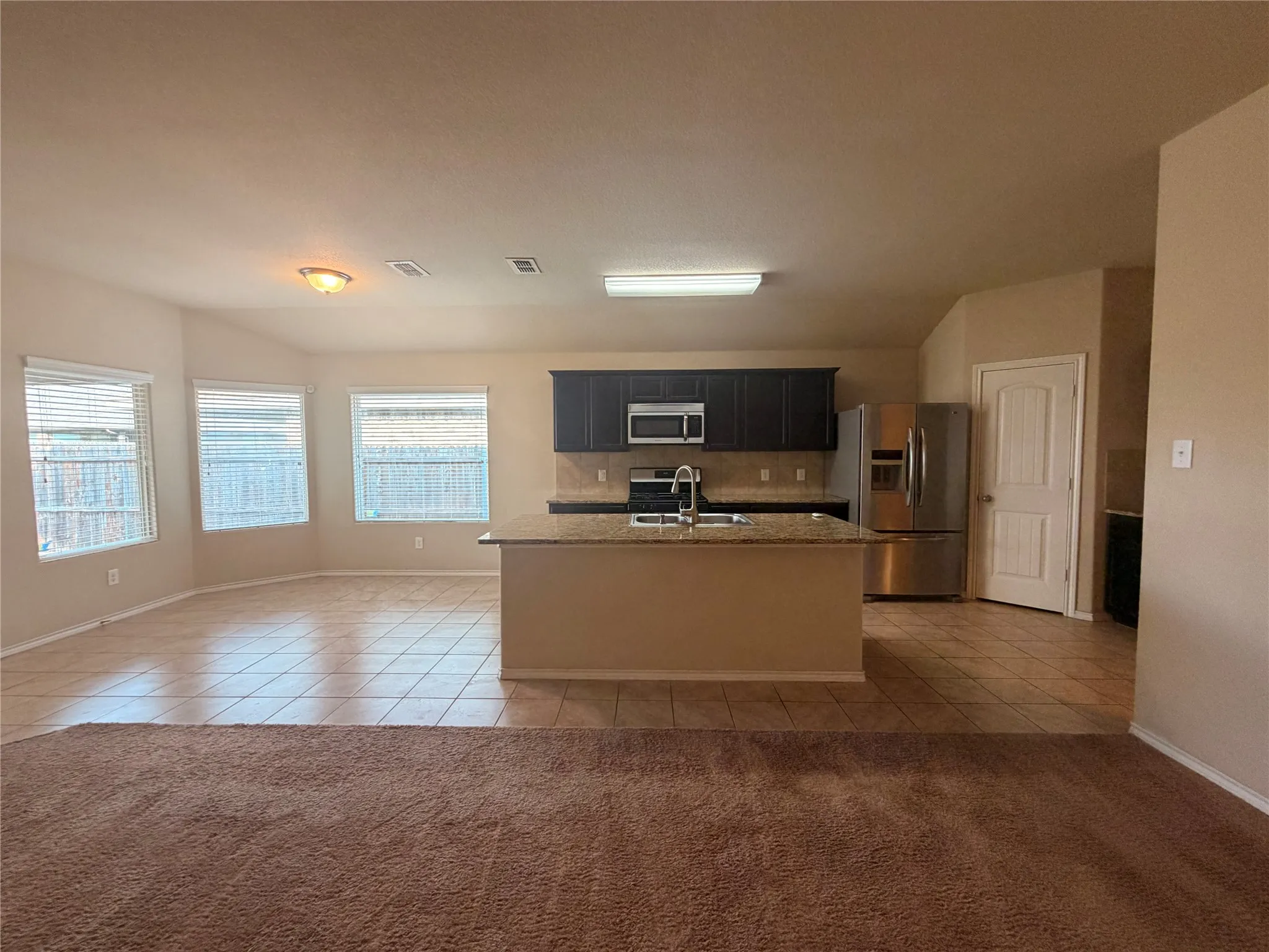 Single Family Residence For Rent in Tarrant County , 6320 Sails Street, Fort Worth, Texas 76179, 4 Bedroom, 2 Bathroom, 2 Garage spaces, 1,792 Sqft, built in 2017, mls#21397066, Real Estate Agent in Fort Worth, Homes For Rent in Tarrant county, Homes For Rent in Fort Worth, Realtor in Fort Worth Texas, Real Estate Brokerage Independent Realty Texas, Luminita Cordes Realtor