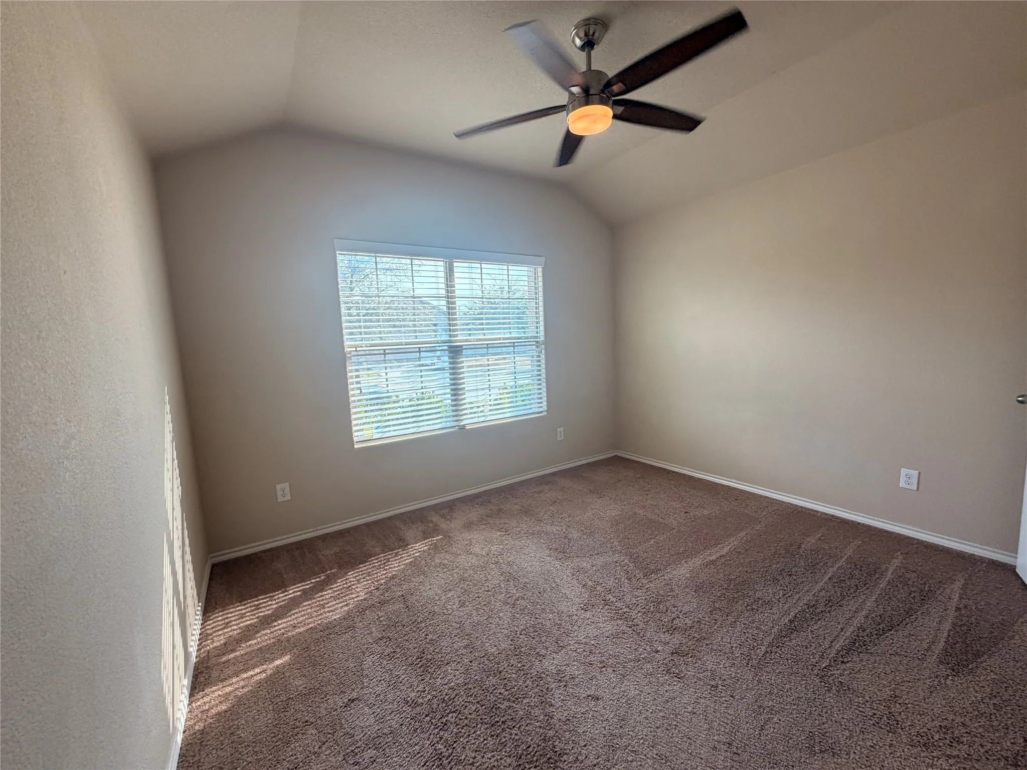 Single Family Residence For Rent in Tarrant County , 6320 Sails Street, Fort Worth, Texas 76179, 4 Bedroom, 2 Bathroom, 2 Garage spaces, 1,792 Sqft, built in 2017, mls#21397066, Real Estate Agent in Fort Worth, Homes For Rent in Tarrant county, Homes For Rent in Fort Worth, Realtor in Fort Worth Texas, Real Estate Brokerage Independent Realty Texas, Luminita Cordes Realtor