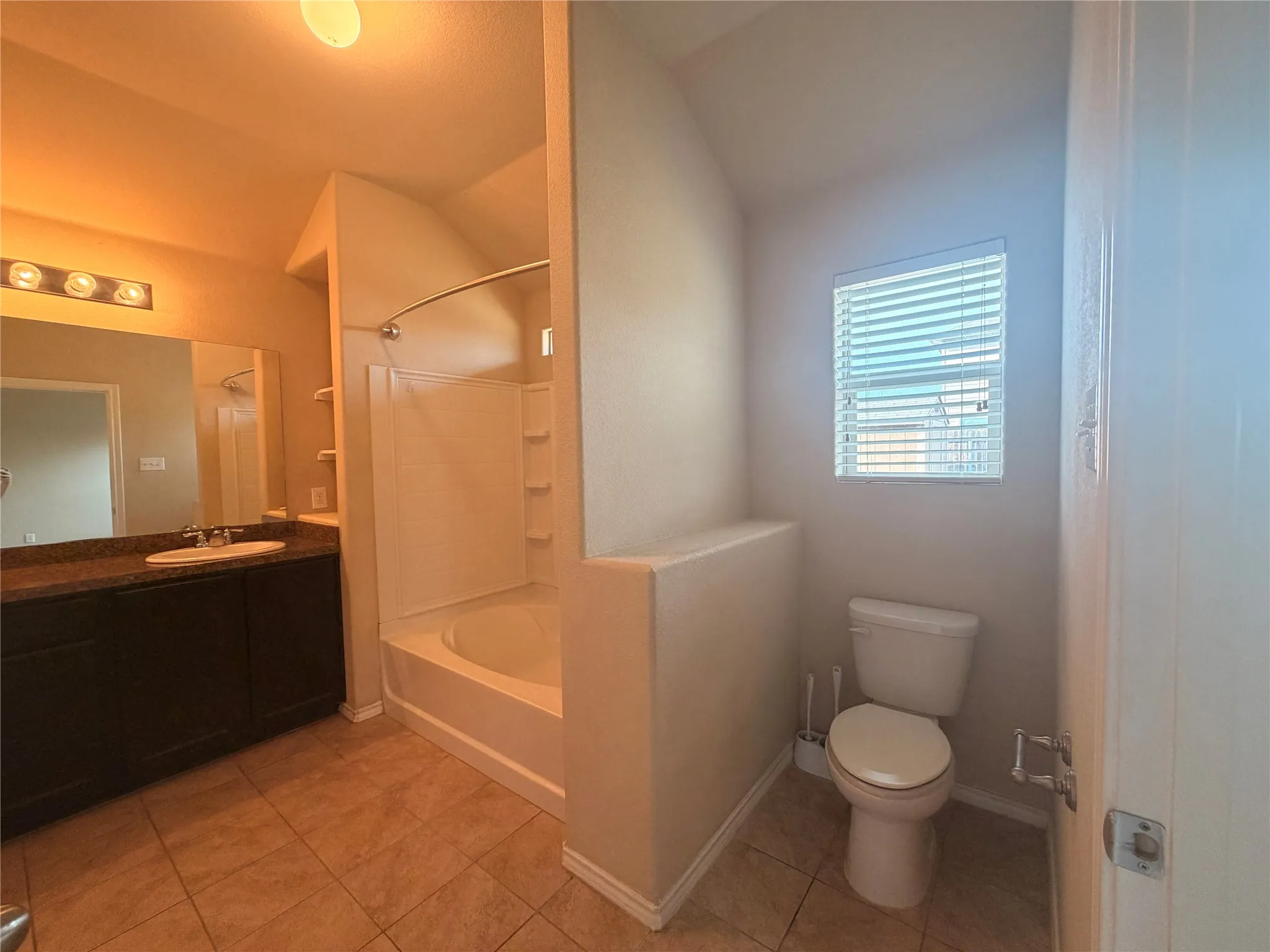 Single Family Residence For Rent in Tarrant County , 6320 Sails Street, Fort Worth, Texas 76179, 4 Bedroom, 2 Bathroom, 2 Garage spaces, 1,792 Sqft, built in 2017, mls#21397066, Real Estate Agent in Fort Worth, Homes For Rent in Tarrant county, Homes For Rent in Fort Worth, Realtor in Fort Worth Texas, Real Estate Brokerage Independent Realty Texas, Luminita Cordes Realtor