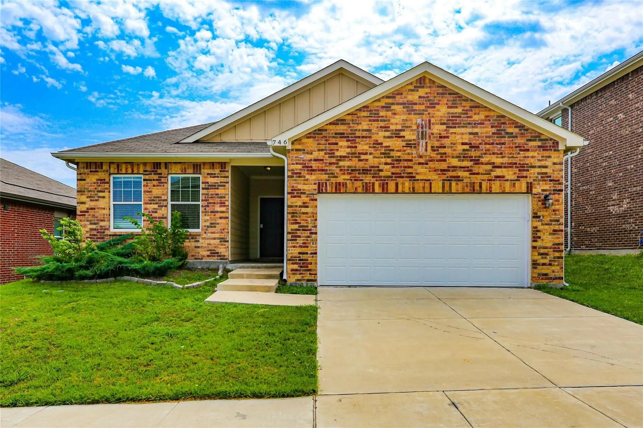 Single Family Residence For Rent in Collin County , 746 Wilshire Drive, Lavon, Texas 75166, 4 Bedroom, 2 Bathroom, 2 Garage spaces, 1,984 Sqft, built in 2020, mls#21397071, Real Estate Agent in Lavon, Homes For Rent in Collin county, Homes For Rent in Lavon, Realtor in Lavon Texas, Real Estate Brokerage Independent Realty Texas, Luminita Cordes Realtor