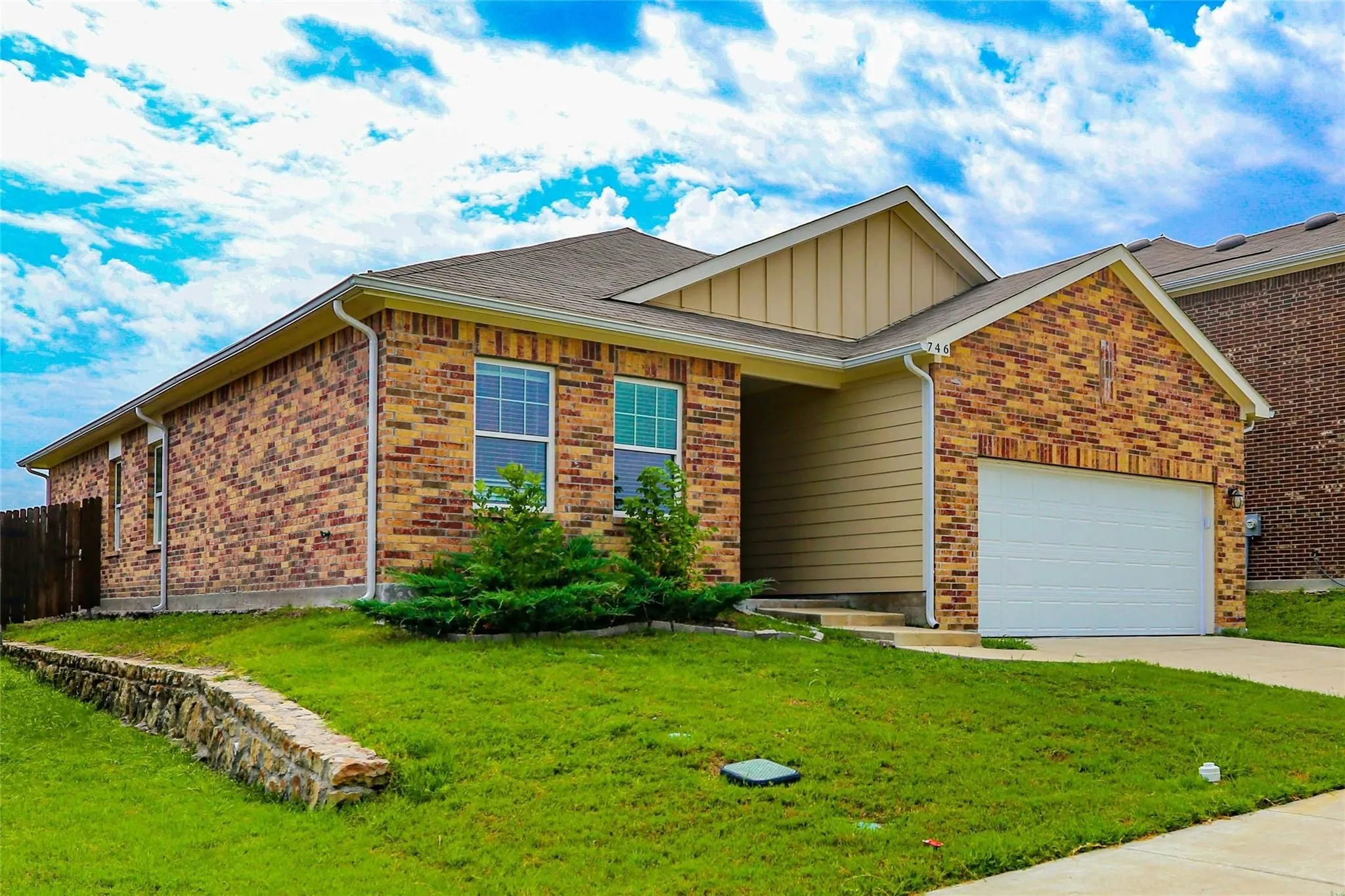 Single Family Residence For Rent in Collin County , 746 Wilshire Drive, Lavon, Texas 75166, 4 Bedroom, 2 Bathroom, 2 Garage spaces, 1,984 Sqft, built in 2020, mls#21397071, Real Estate Agent in Lavon, Homes For Rent in Collin county, Homes For Rent in Lavon, Realtor in Lavon Texas, Real Estate Brokerage Independent Realty Texas, Luminita Cordes Realtor