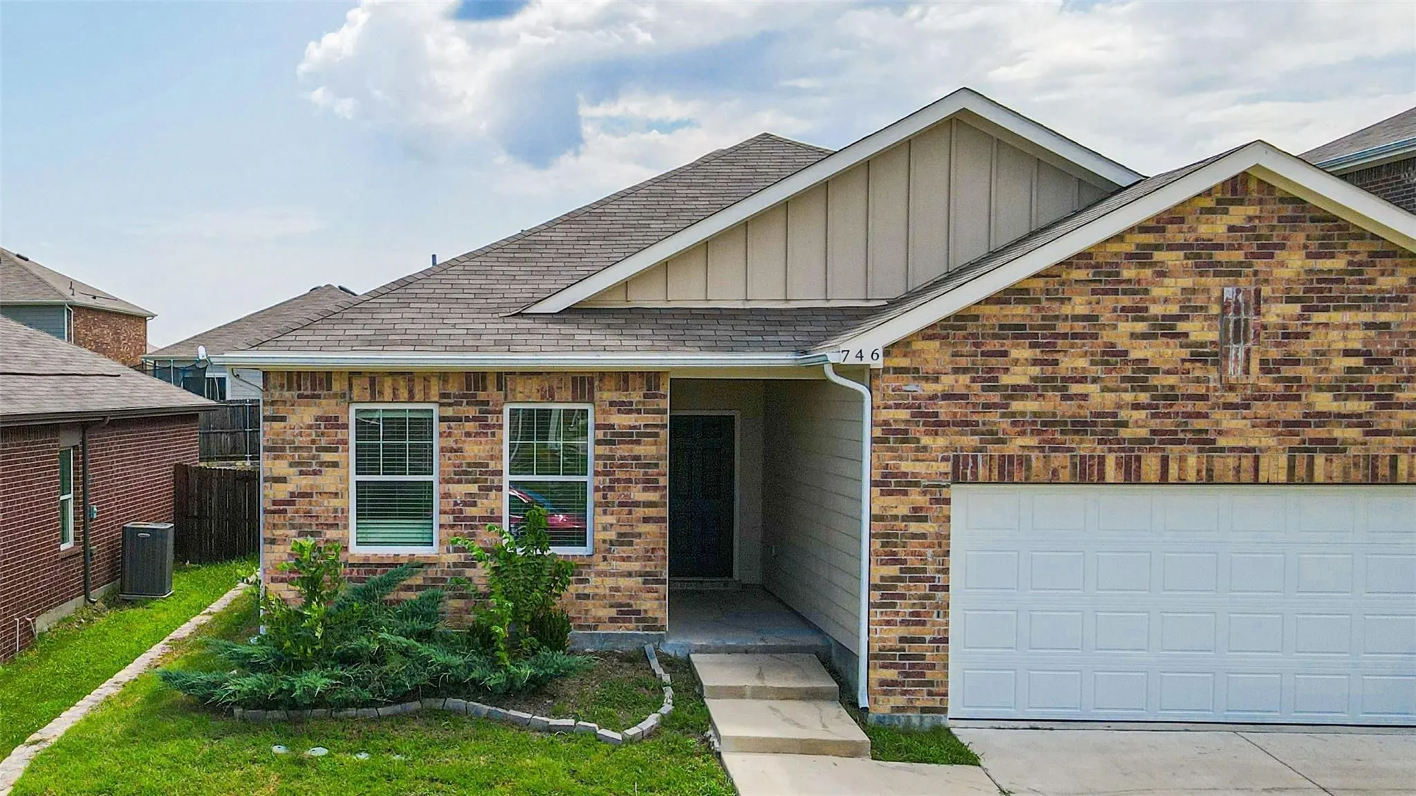 Single Family Residence For Rent in Collin County , 746 Wilshire Drive, Lavon, Texas 75166, 4 Bedroom, 2 Bathroom, 2 Garage spaces, 1,984 Sqft, built in 2020, mls#21397071, Real Estate Agent in Lavon, Homes For Rent in Collin county, Homes For Rent in Lavon, Realtor in Lavon Texas, Real Estate Brokerage Independent Realty Texas, Luminita Cordes Realtor