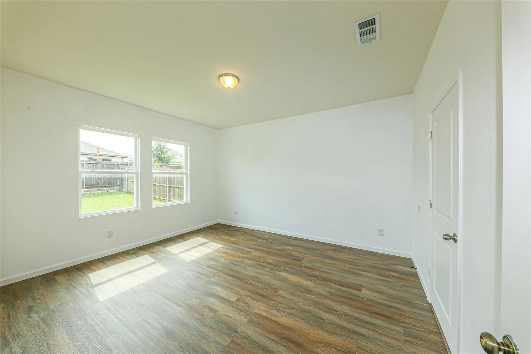 Single Family Residence For Rent in Collin County , 746 Wilshire Drive, Lavon, Texas 75166, 4 Bedroom, 2 Bathroom, 2 Garage spaces, 1,984 Sqft, built in 2020, mls#21397071, Real Estate Agent in Lavon, Homes For Rent in Collin county, Homes For Rent in Lavon, Realtor in Lavon Texas, Real Estate Brokerage Independent Realty Texas, Luminita Cordes Realtor