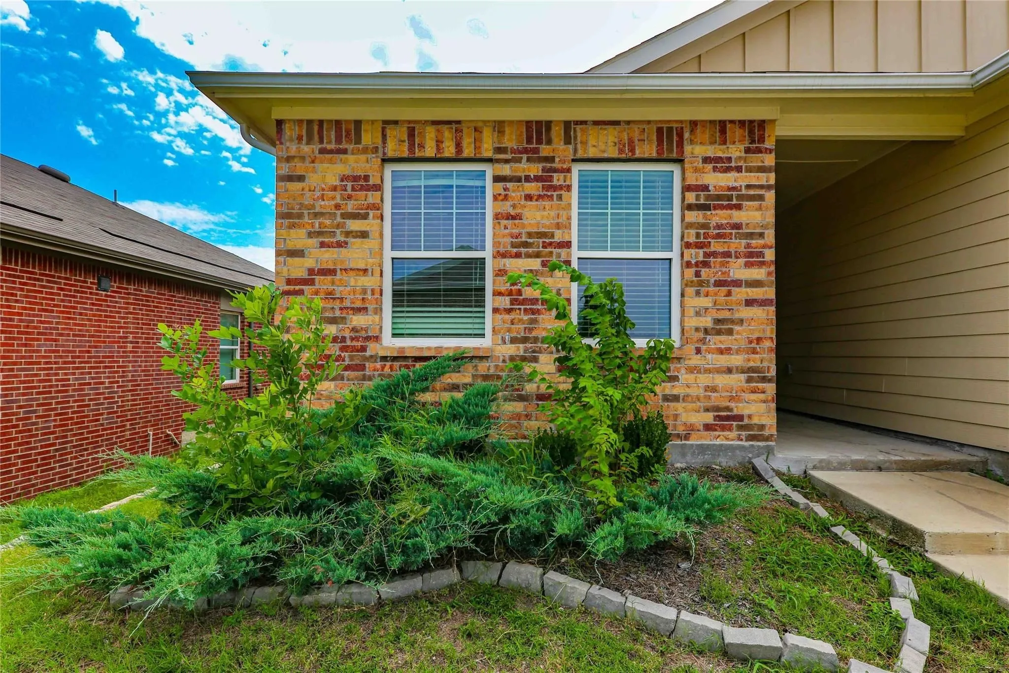 Single Family Residence For Rent in Collin County , 746 Wilshire Drive, Lavon, Texas 75166, 4 Bedroom, 2 Bathroom, 2 Garage spaces, 1,984 Sqft, built in 2020, mls#21397071, Real Estate Agent in Lavon, Homes For Rent in Collin county, Homes For Rent in Lavon, Realtor in Lavon Texas, Real Estate Brokerage Independent Realty Texas, Luminita Cordes Realtor