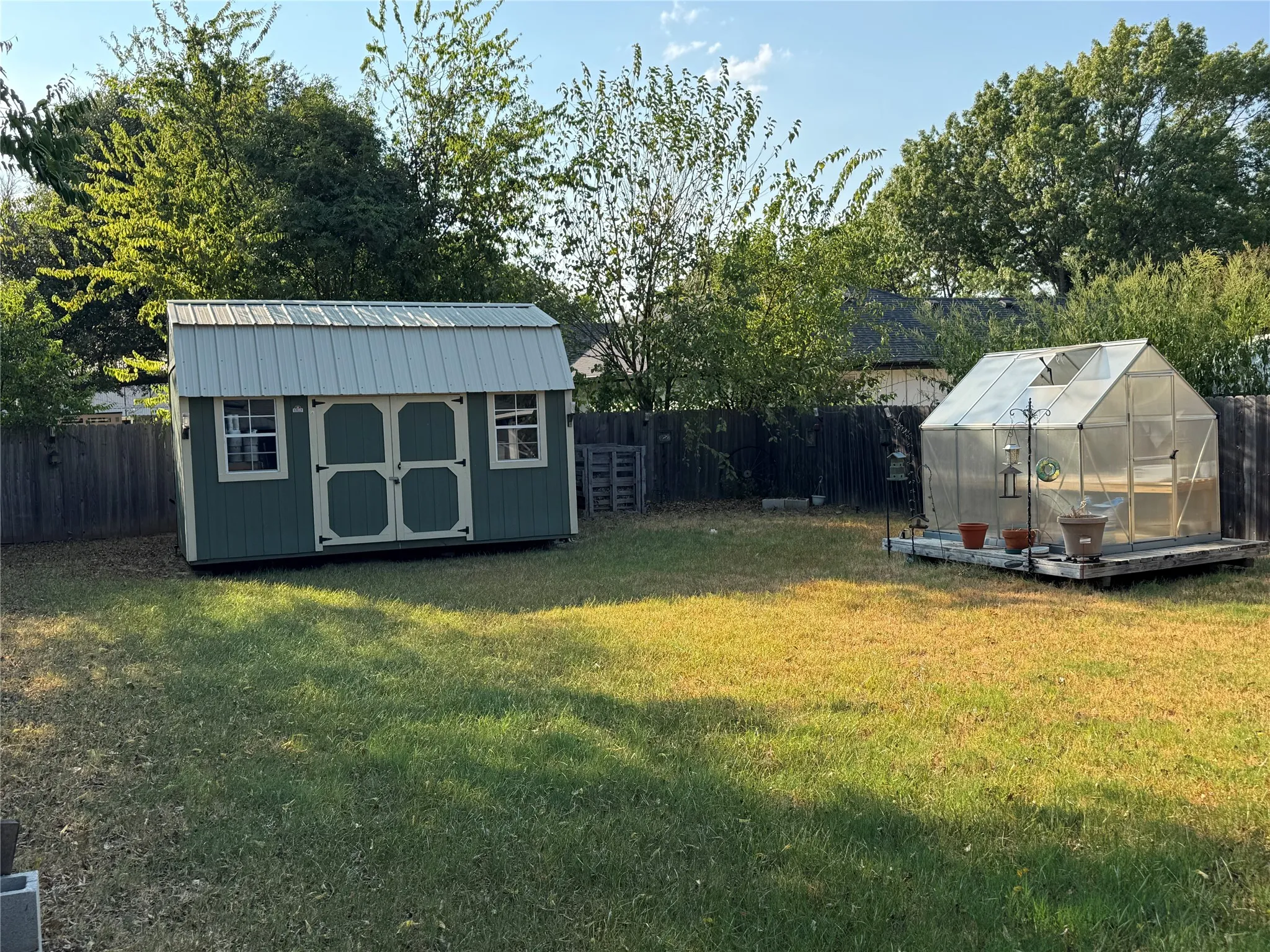 Single Family Residence For Rent in Grayson County , 617 N Jordan Street, Whitesboro, Texas 76273, 3 Bedroom, 2 Bathroom, Garage spaces, 1,287 Sqft, built in 2021, mls#21397062, Real Estate Agent in Whitesboro, Homes For Rent in Grayson county, Homes For Rent in Whitesboro, Realtor in Whitesboro Texas, Real Estate Brokerage Independent Realty Texas, Luminita Cordes Realtor