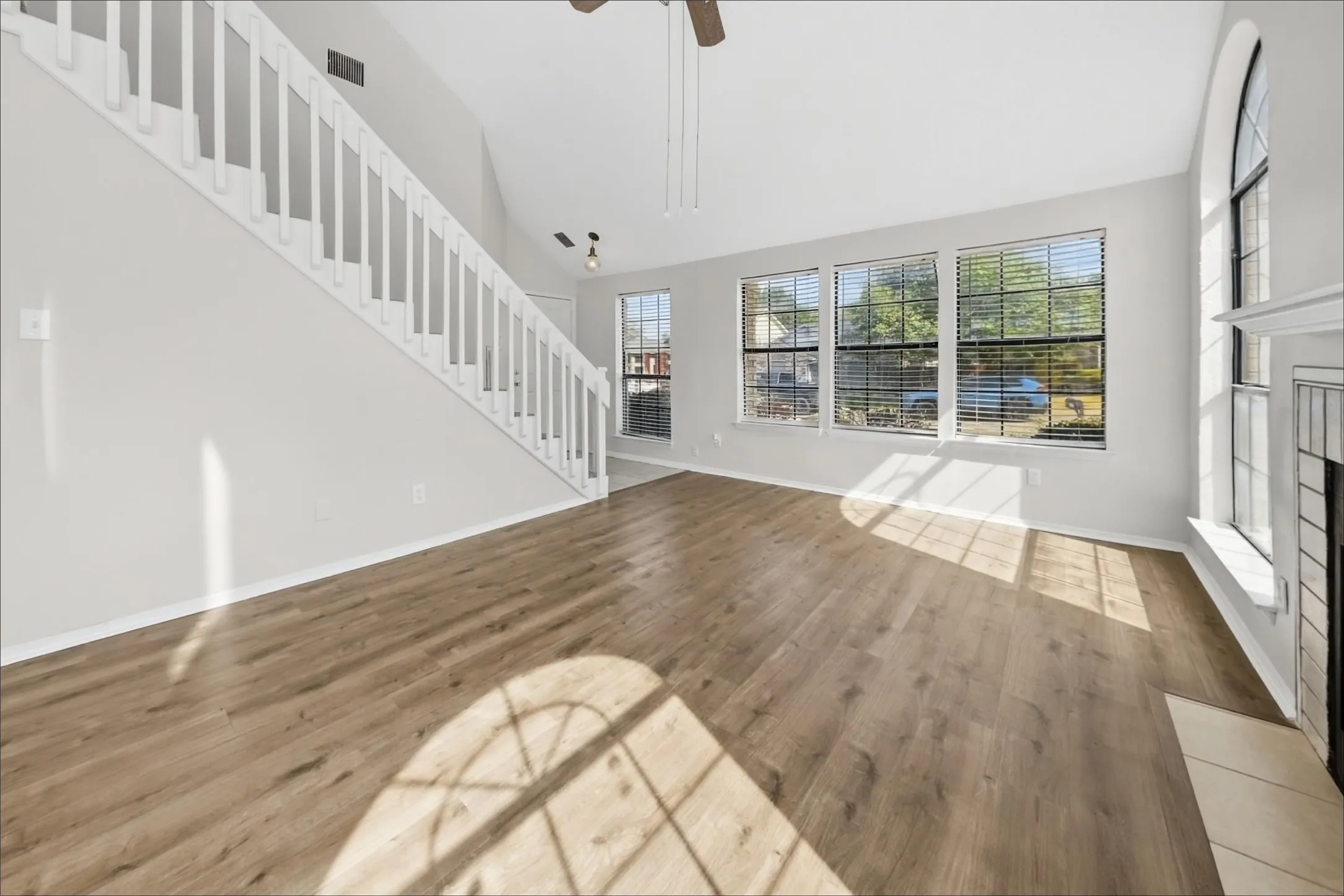 Single Family Residence For Sale in Dallas County , 447 Appomattox Drive, Mesquite, Texas 75149, 3 Bedroom, 2 Bathroom, 2 Garage spaces, 1,440 Sqft, built in 1986, mls#21396010, Real Estate Agent in Mesquite, Homes For Sale in Dallas county, Homes For Sale in Mesquite, Realtor in Mesquite Texas, Real Estate Brokerage Independent Realty Texas, Luminita Cordes Realtor
