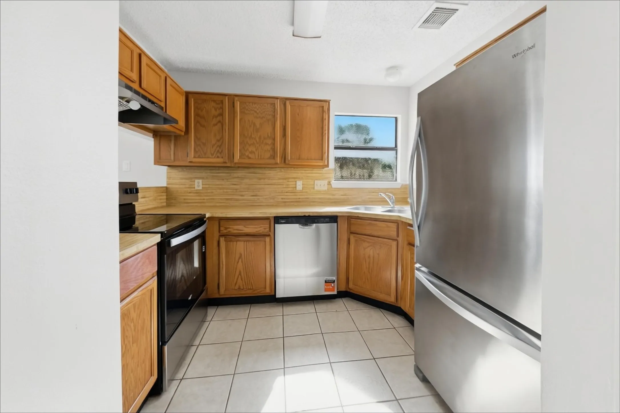 Single Family Residence For Sale in Dallas County , 447 Appomattox Drive, Mesquite, Texas 75149, 3 Bedroom, 2 Bathroom, 2 Garage spaces, 1,440 Sqft, built in 1986, mls#21396010, Real Estate Agent in Mesquite, Homes For Sale in Dallas county, Homes For Sale in Mesquite, Realtor in Mesquite Texas, Real Estate Brokerage Independent Realty Texas, Luminita Cordes Realtor