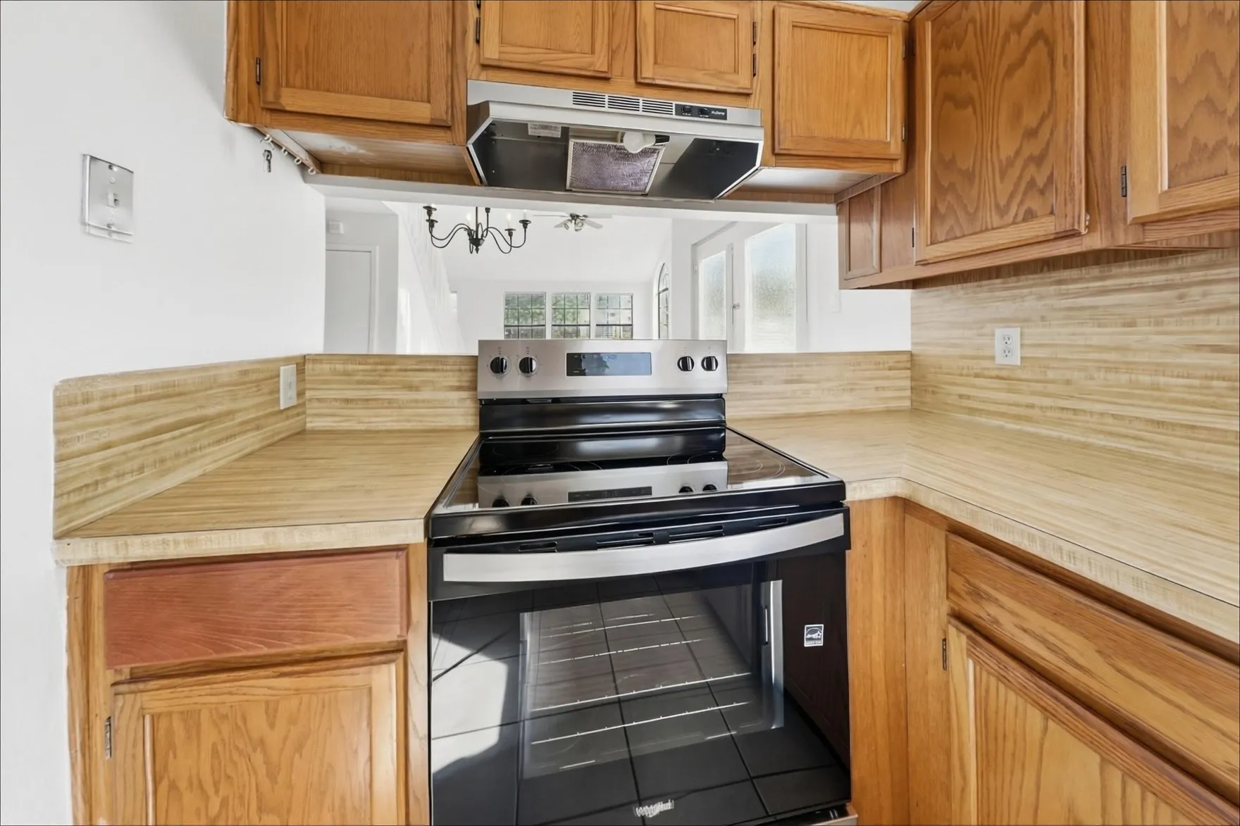 Single Family Residence For Sale in Dallas County , 447 Appomattox Drive, Mesquite, Texas 75149, 3 Bedroom, 2 Bathroom, 2 Garage spaces, 1,440 Sqft, built in 1986, mls#21396010, Real Estate Agent in Mesquite, Homes For Sale in Dallas county, Homes For Sale in Mesquite, Realtor in Mesquite Texas, Real Estate Brokerage Independent Realty Texas, Luminita Cordes Realtor