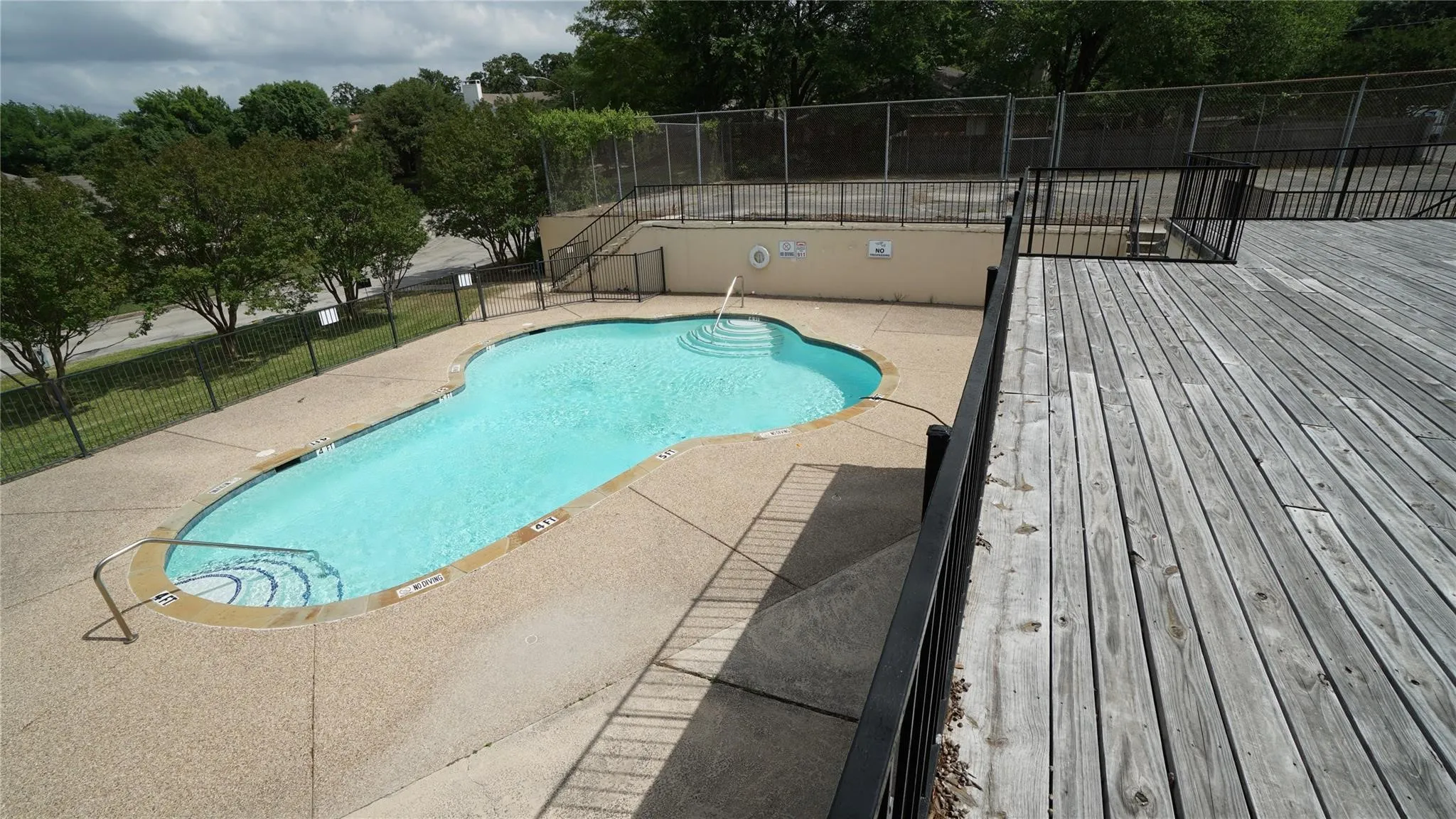 Townhouse For Rent in Tarrant County , 5308 Colony Hill Road, Fort Worth, Texas 76112, 2 Bedroom, 2 Bathroom, 2 Garage spaces, 1,350 Sqft, built in 1974, mls#21397076, Real Estate Agent in Fort Worth, Homes For Rent in Tarrant county, Homes For Rent in Fort Worth, Realtor in Fort Worth Texas, Real Estate Brokerage Independent Realty Texas, Luminita Cordes Realtor