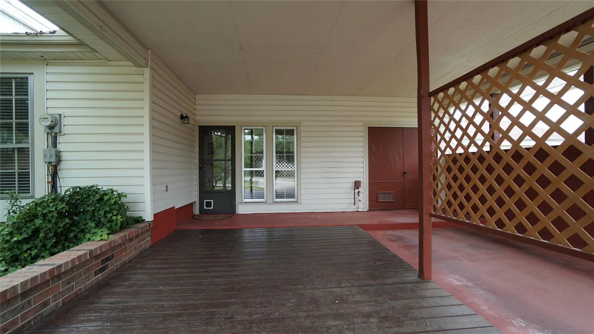 Townhouse For Rent in Tarrant County , 5308 Colony Hill Road, Fort Worth, Texas 76112, 2 Bedroom, 2 Bathroom, 2 Garage spaces, 1,350 Sqft, built in 1974, mls#21397076, Real Estate Agent in Fort Worth, Homes For Rent in Tarrant county, Homes For Rent in Fort Worth, Realtor in Fort Worth Texas, Real Estate Brokerage Independent Realty Texas, Luminita Cordes Realtor