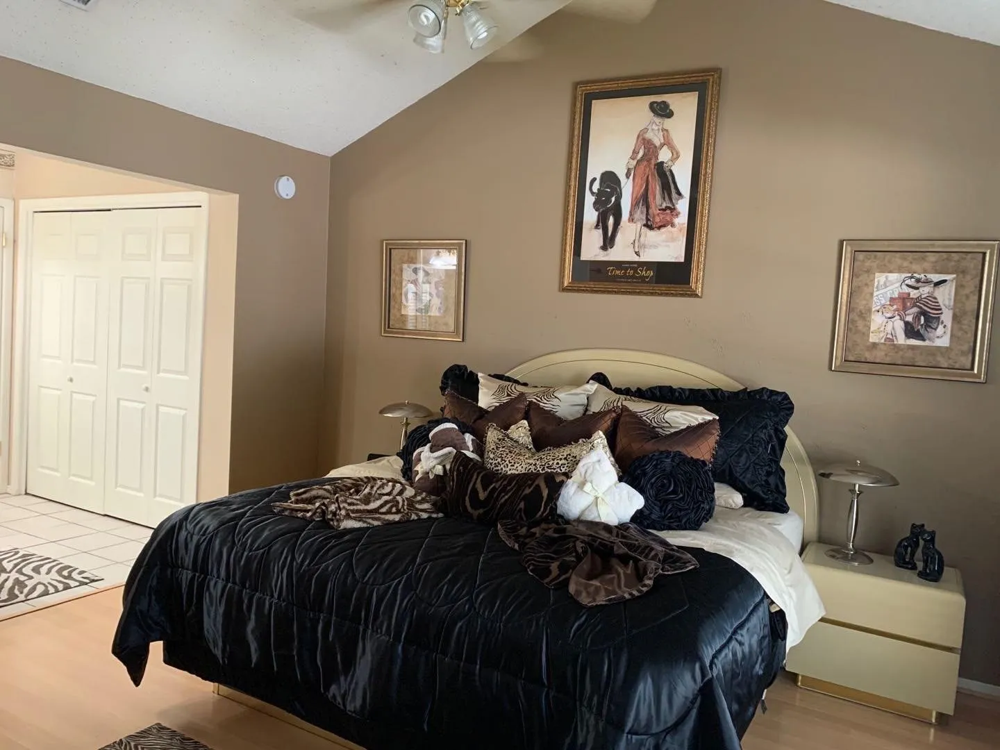 Townhouse For Rent in Tarrant County , 5308 Colony Hill Road, Fort Worth, Texas 76112, 2 Bedroom, 2 Bathroom, 2 Garage spaces, 1,350 Sqft, built in 1974, mls#21397076, Real Estate Agent in Fort Worth, Homes For Rent in Tarrant county, Homes For Rent in Fort Worth, Realtor in Fort Worth Texas, Real Estate Brokerage Independent Realty Texas, Luminita Cordes Realtor