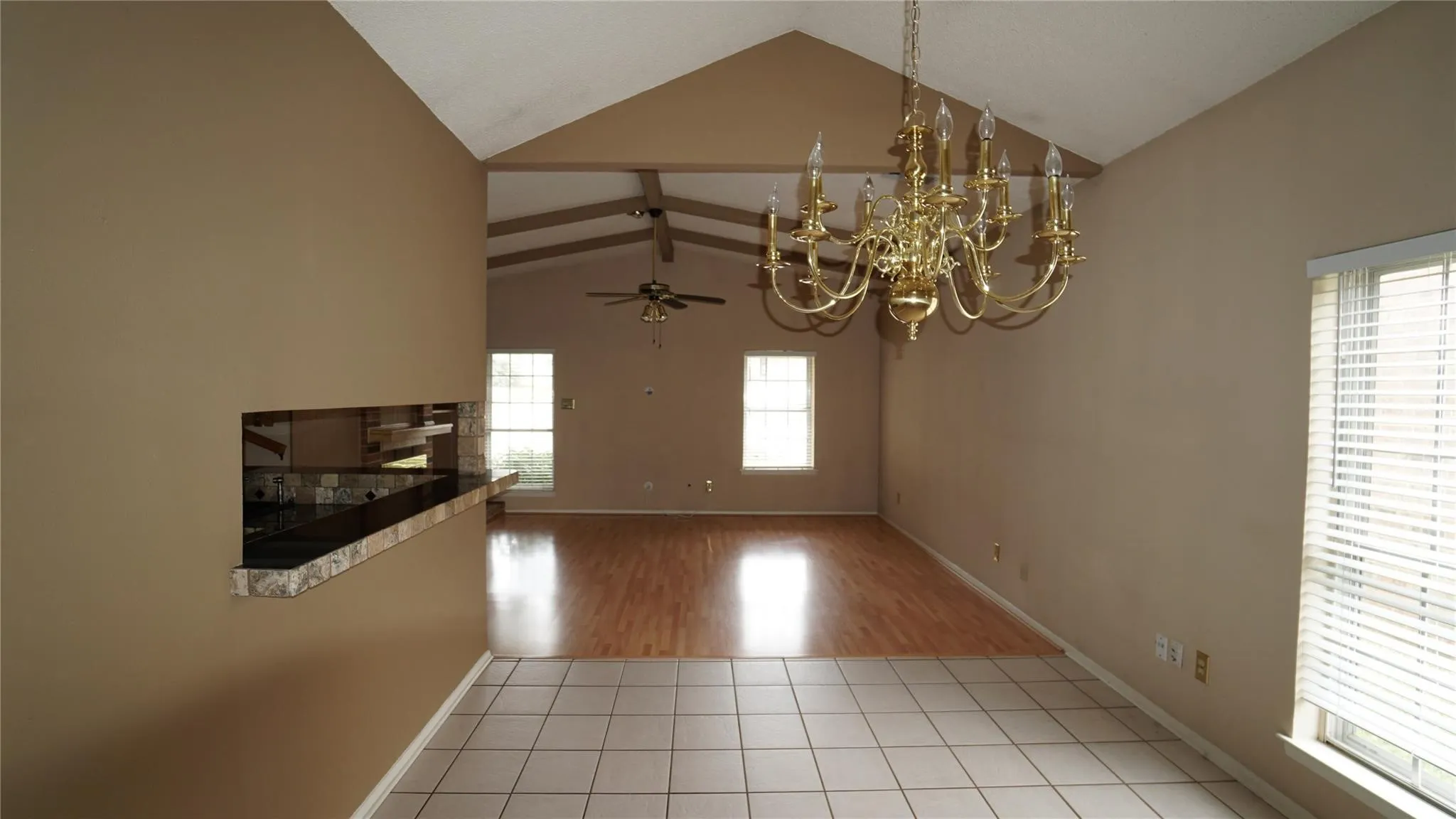 Townhouse For Rent in Tarrant County , 5308 Colony Hill Road, Fort Worth, Texas 76112, 2 Bedroom, 2 Bathroom, 2 Garage spaces, 1,350 Sqft, built in 1974, mls#21397076, Real Estate Agent in Fort Worth, Homes For Rent in Tarrant county, Homes For Rent in Fort Worth, Realtor in Fort Worth Texas, Real Estate Brokerage Independent Realty Texas, Luminita Cordes Realtor