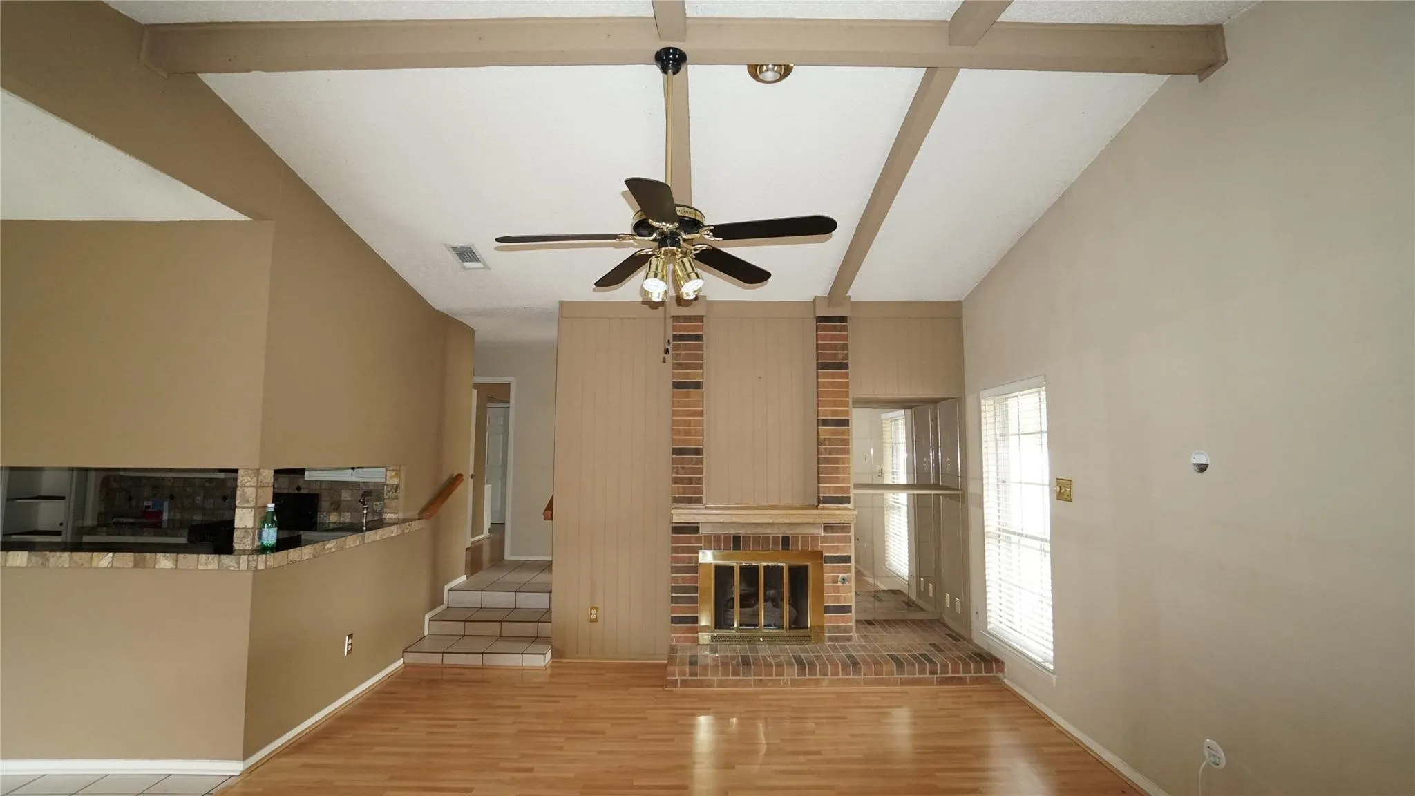Townhouse For Rent in Tarrant County , 5308 Colony Hill Road, Fort Worth, Texas 76112, 2 Bedroom, 2 Bathroom, 2 Garage spaces, 1,350 Sqft, built in 1974, mls#21397076, Real Estate Agent in Fort Worth, Homes For Rent in Tarrant county, Homes For Rent in Fort Worth, Realtor in Fort Worth Texas, Real Estate Brokerage Independent Realty Texas, Luminita Cordes Realtor