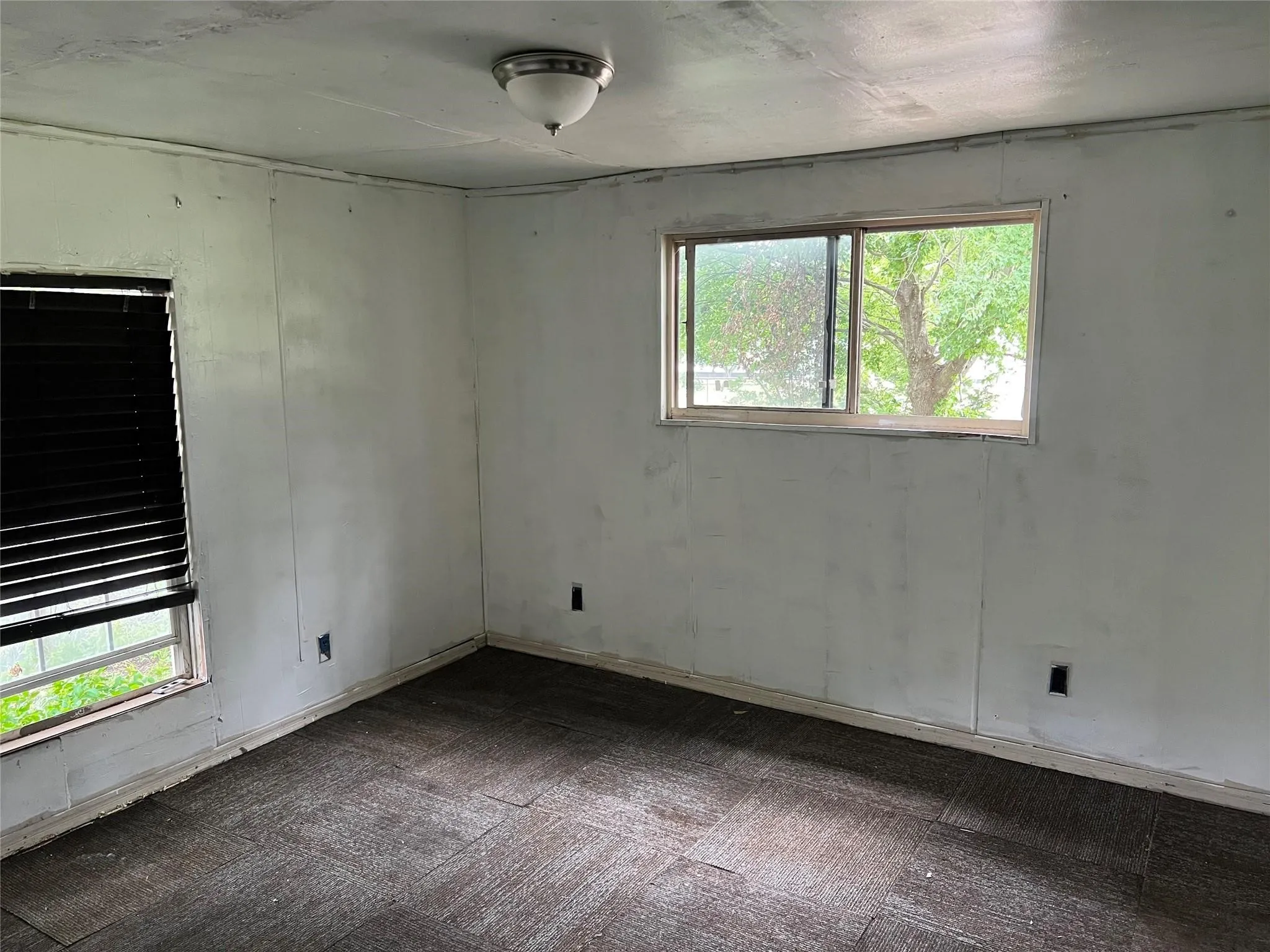 Mobile Home For Sale in Collin County , 2522 Greenfield, Princeton, Texas 75407, 3 Bedroom, 2 Bathroom, Garage spaces, 1,152 Sqft, built in 1981, mls#21397082, Real Estate Agent in Princeton, Homes For Sale in Collin county, Homes For Sale in Princeton, Realtor in Princeton Texas, Real Estate Brokerage Independent Realty Texas, Luminita Cordes Realtor