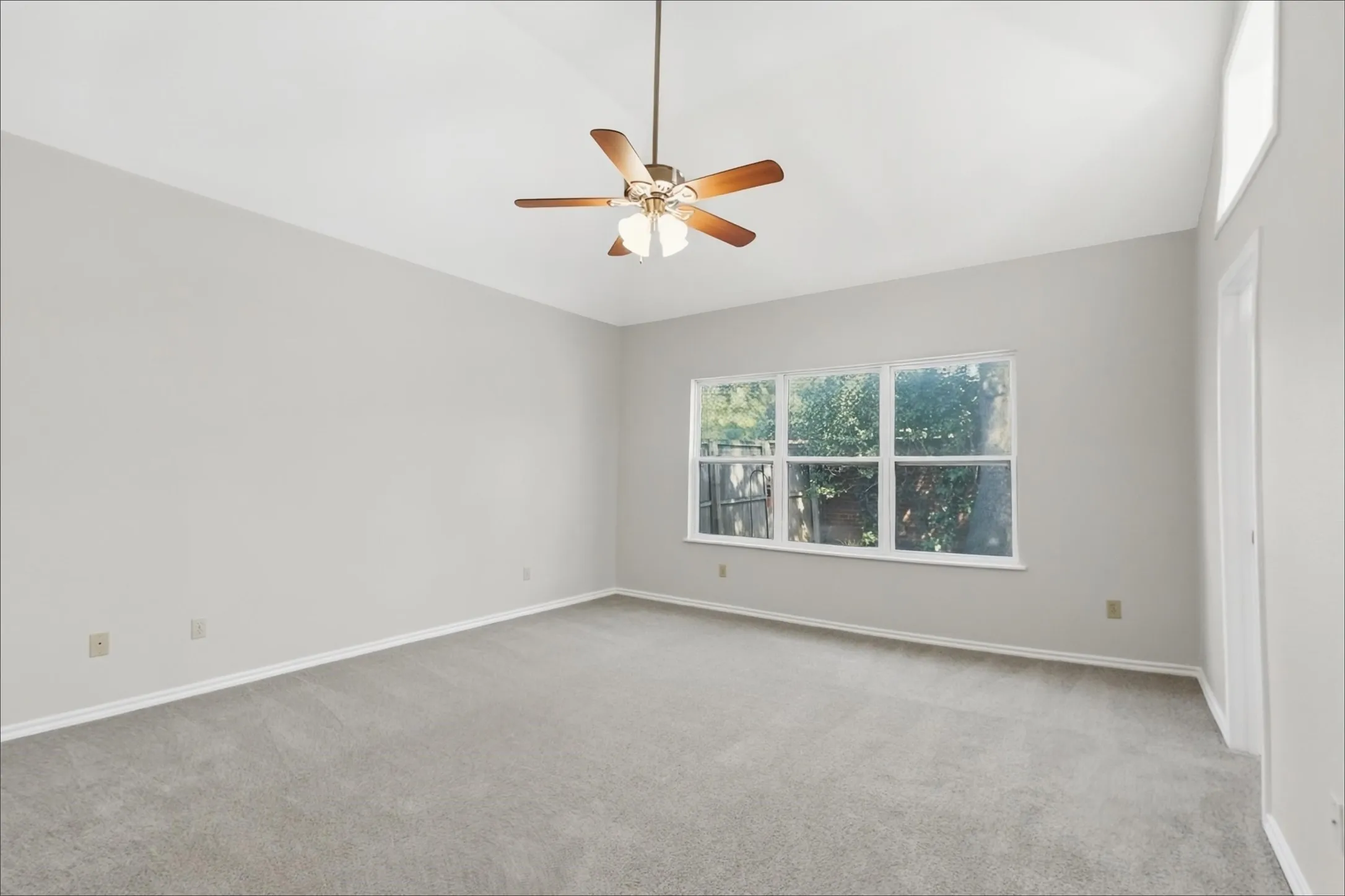 Single Family Residence For Sale in Dallas County , 9016 Cumberland Drive, Irving, Texas 75063, 3 Bedroom, 3 Bathroom, 2 Garage spaces, 2,036 Sqft, built in 1989, mls#21395963, Real Estate Agent in Irving, Homes For Sale in Dallas county, Homes For Sale in Irving, Realtor in Irving Texas, Real Estate Brokerage Independent Realty Texas, Luminita Cordes Realtor