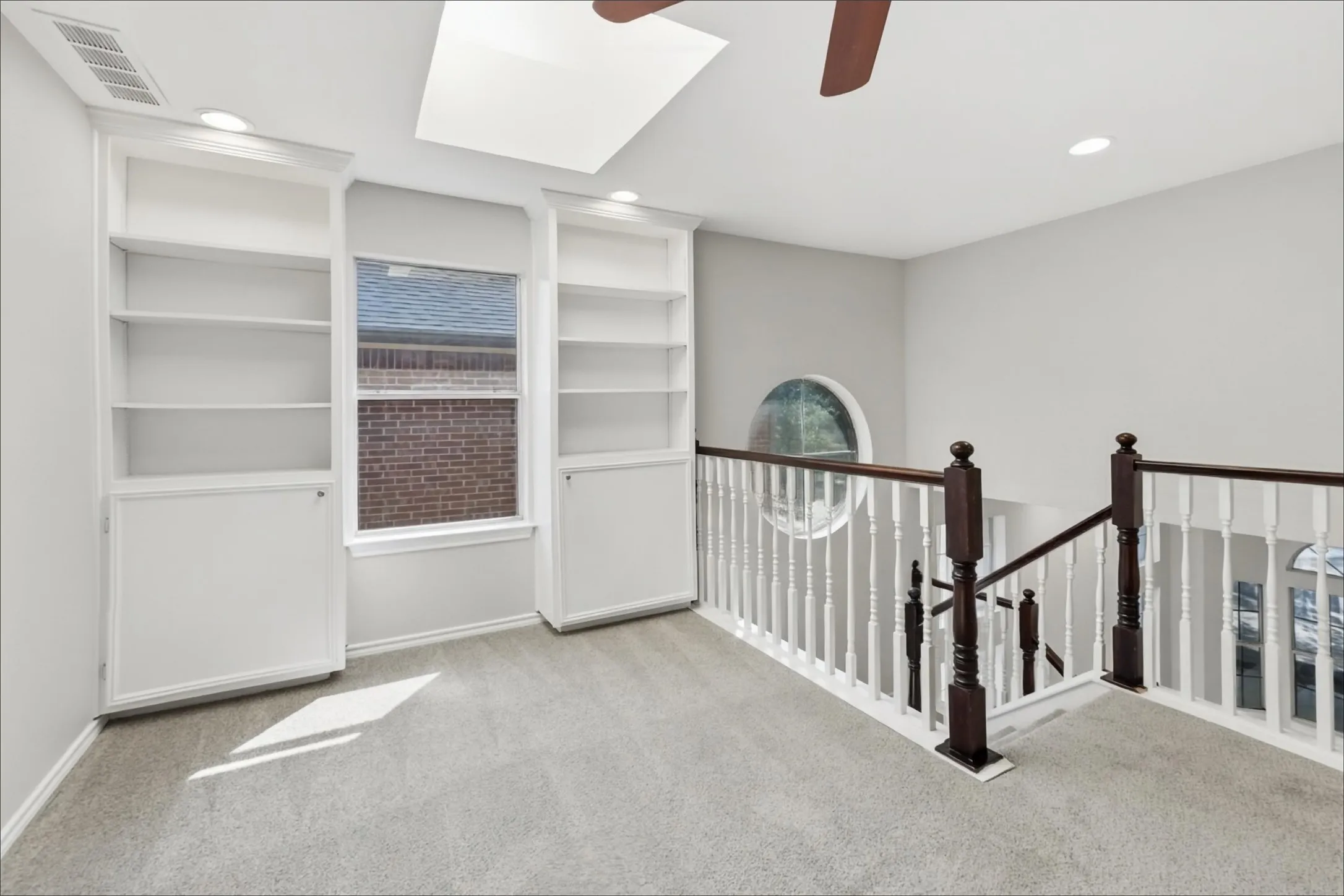 Single Family Residence For Sale in Dallas County , 9016 Cumberland Drive, Irving, Texas 75063, 3 Bedroom, 3 Bathroom, 2 Garage spaces, 2,036 Sqft, built in 1989, mls#21395963, Real Estate Agent in Irving, Homes For Sale in Dallas county, Homes For Sale in Irving, Realtor in Irving Texas, Real Estate Brokerage Independent Realty Texas, Luminita Cordes Realtor
