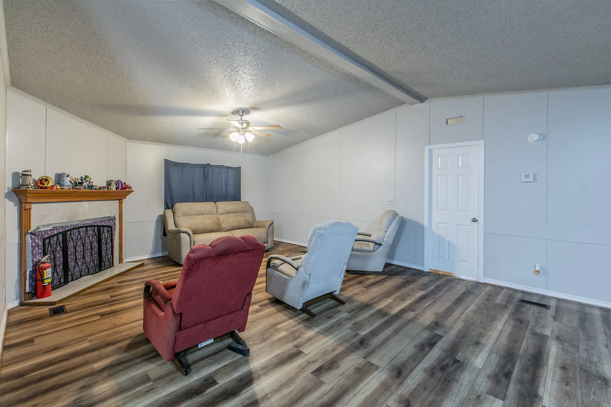 Mobile Home For Sale in Coryell County , 1630 Old Osage Road, Gatesville, Texas 76528, 3 Bedroom, 2 Bathroom, Garage spaces, 1,680 Sqft, built in 1995, mls#21395535, Real Estate Agent in Gatesville, Homes For Sale in Coryell county, Homes For Sale in Gatesville, Realtor in Gatesville Texas, Real Estate Brokerage Independent Realty Texas, Luminita Cordes Realtor
