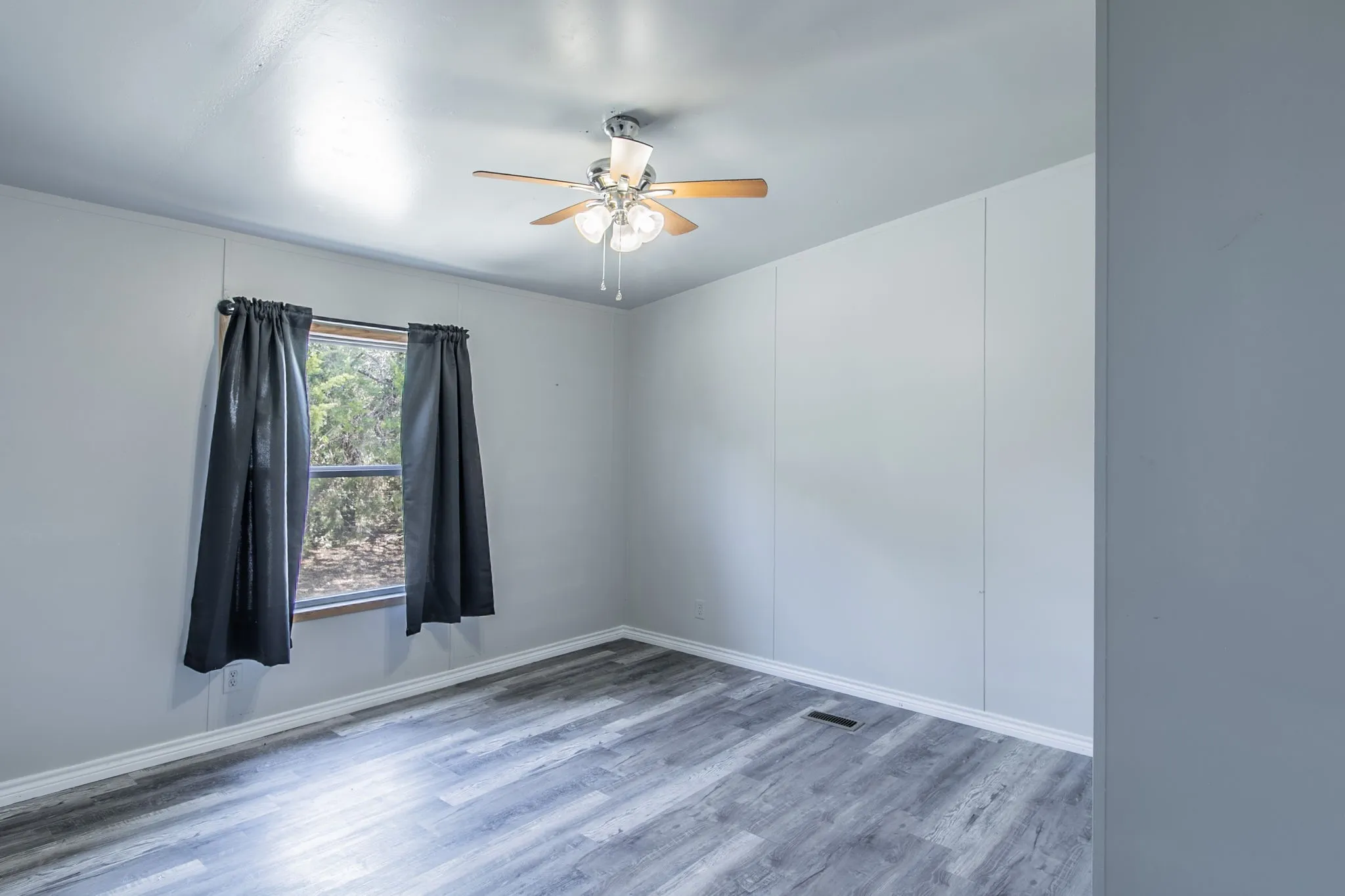 Mobile Home For Sale in Coryell County , 1630 Old Osage Road, Gatesville, Texas 76528, 3 Bedroom, 2 Bathroom, Garage spaces, 1,680 Sqft, built in 1995, mls#21395535, Real Estate Agent in Gatesville, Homes For Sale in Coryell county, Homes For Sale in Gatesville, Realtor in Gatesville Texas, Real Estate Brokerage Independent Realty Texas, Luminita Cordes Realtor