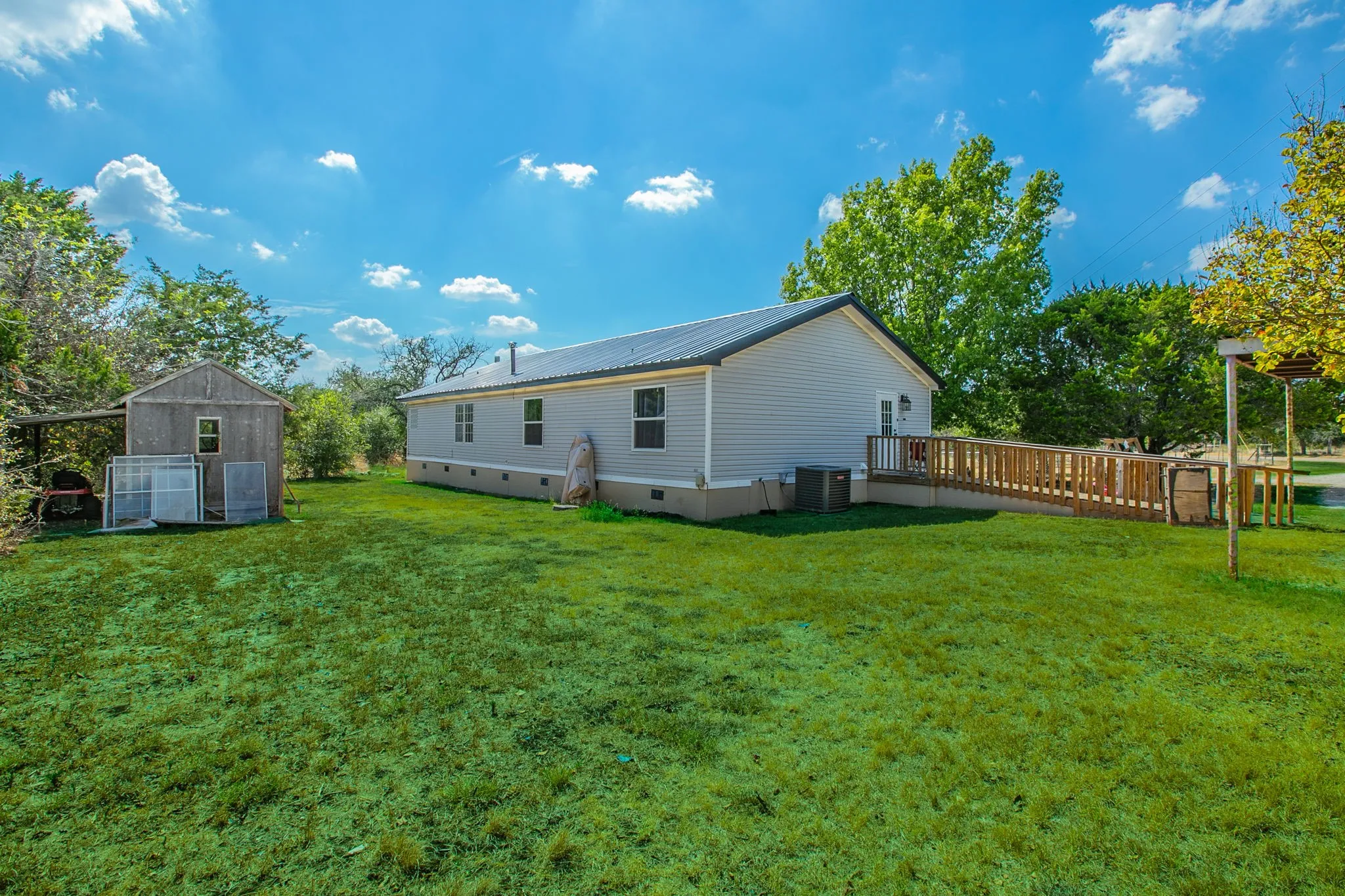 Mobile Home For Sale in Coryell County , 1630 Old Osage Road, Gatesville, Texas 76528, 3 Bedroom, 2 Bathroom, Garage spaces, 1,680 Sqft, built in 1995, mls#21395535, Real Estate Agent in Gatesville, Homes For Sale in Coryell county, Homes For Sale in Gatesville, Realtor in Gatesville Texas, Real Estate Brokerage Independent Realty Texas, Luminita Cordes Realtor