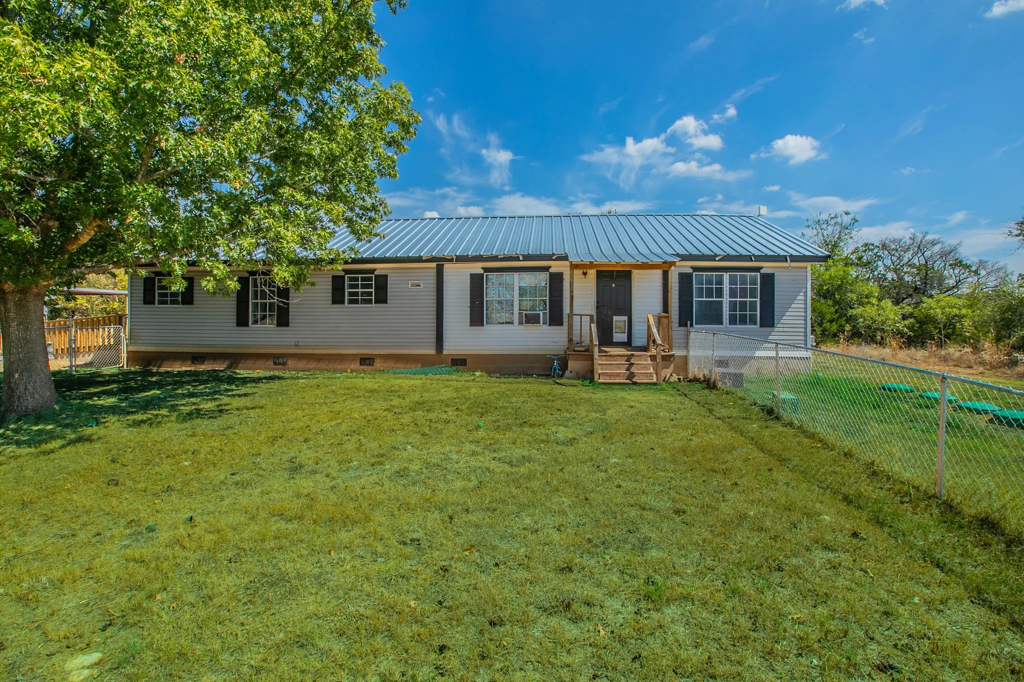 Mobile Home For Sale in Coryell County , 1630 Old Osage Road, Gatesville, Texas 76528, 3 Bedroom, 2 Bathroom, Garage spaces, 1,680 Sqft, built in 1995, mls#21395535, Real Estate Agent in Gatesville, Homes For Sale in Coryell county, Homes For Sale in Gatesville, Realtor in Gatesville Texas, Real Estate Brokerage Independent Realty Texas, Luminita Cordes Realtor