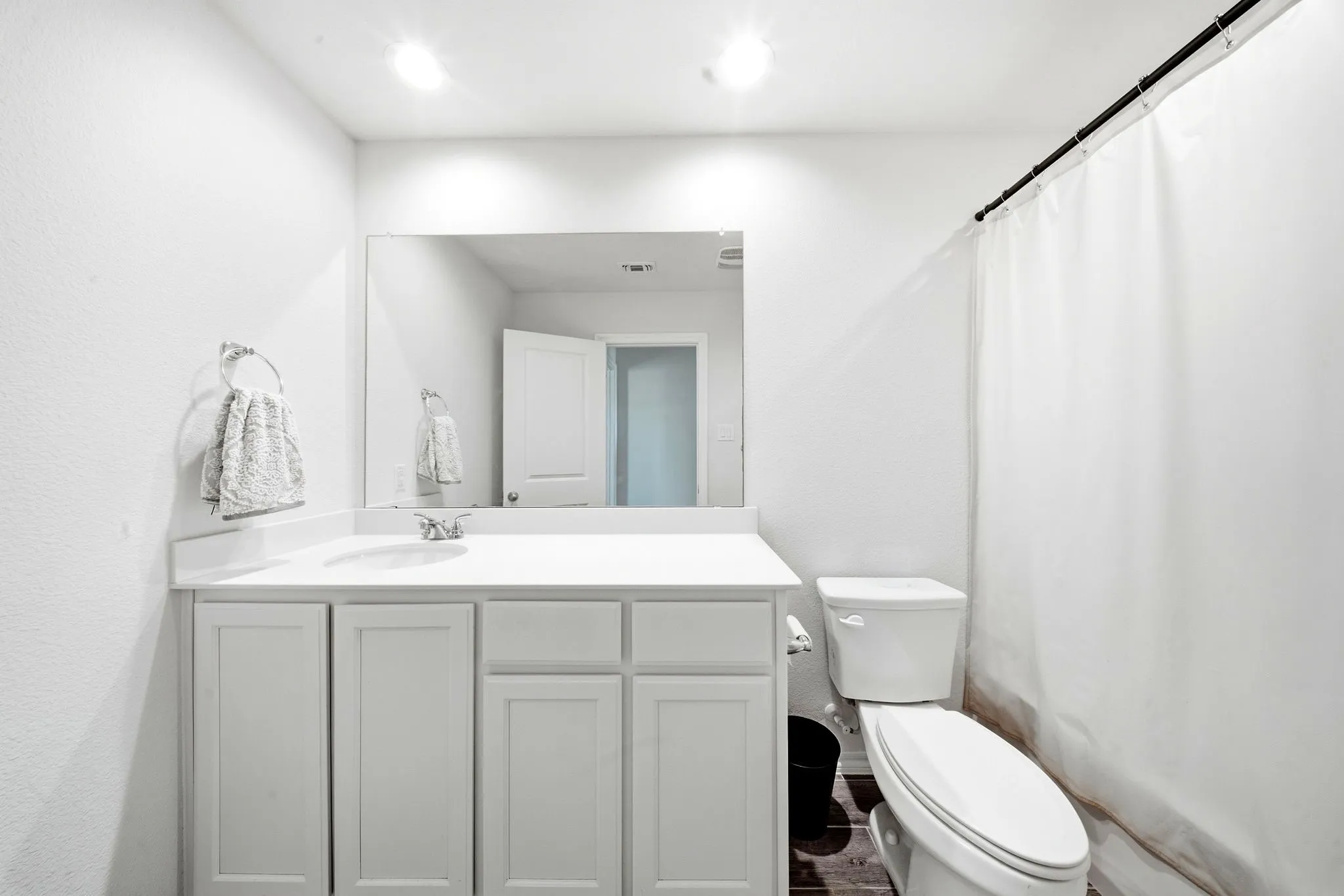 2nd story full bathroom