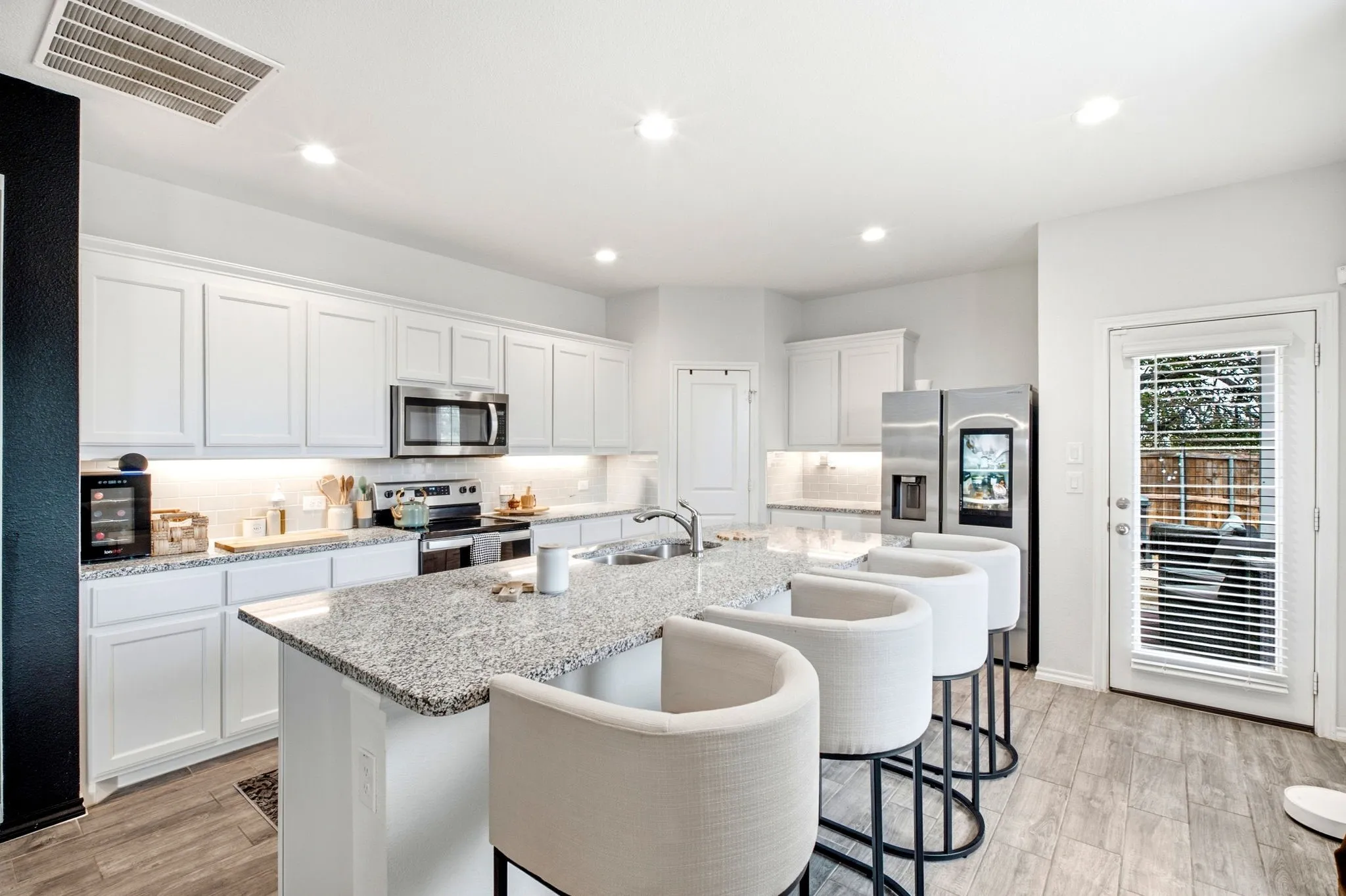 Single Family Residence For Sale in Denton County , 900 Crockett Street, Aubrey, Texas 76227, 5 Bedroom, 3 Bathroom, 2 Garage spaces, 2,552 Sqft, built in 2023, mls#21397053, Real Estate Agent in Aubrey, Homes For Sale in Denton county, Homes For Sale in Aubrey, Realtor in Aubrey Texas, Real Estate Brokerage Independent Realty Texas, Luminita Cordes Realtor
