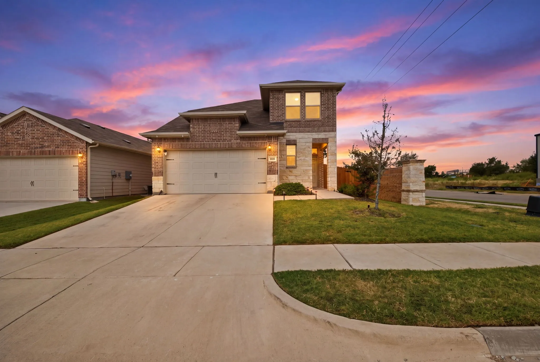 Single Family Residence For Sale in Denton County , 900 Crockett Street, Aubrey, Texas 76227, 5 Bedroom, 3 Bathroom, 2 Garage spaces, 2,552 Sqft, built in 2023, mls#21397053, Real Estate Agent in Aubrey, Homes For Sale in Denton county, Homes For Sale in Aubrey, Realtor in Aubrey Texas, Real Estate Brokerage Independent Realty Texas, Luminita Cordes Realtor