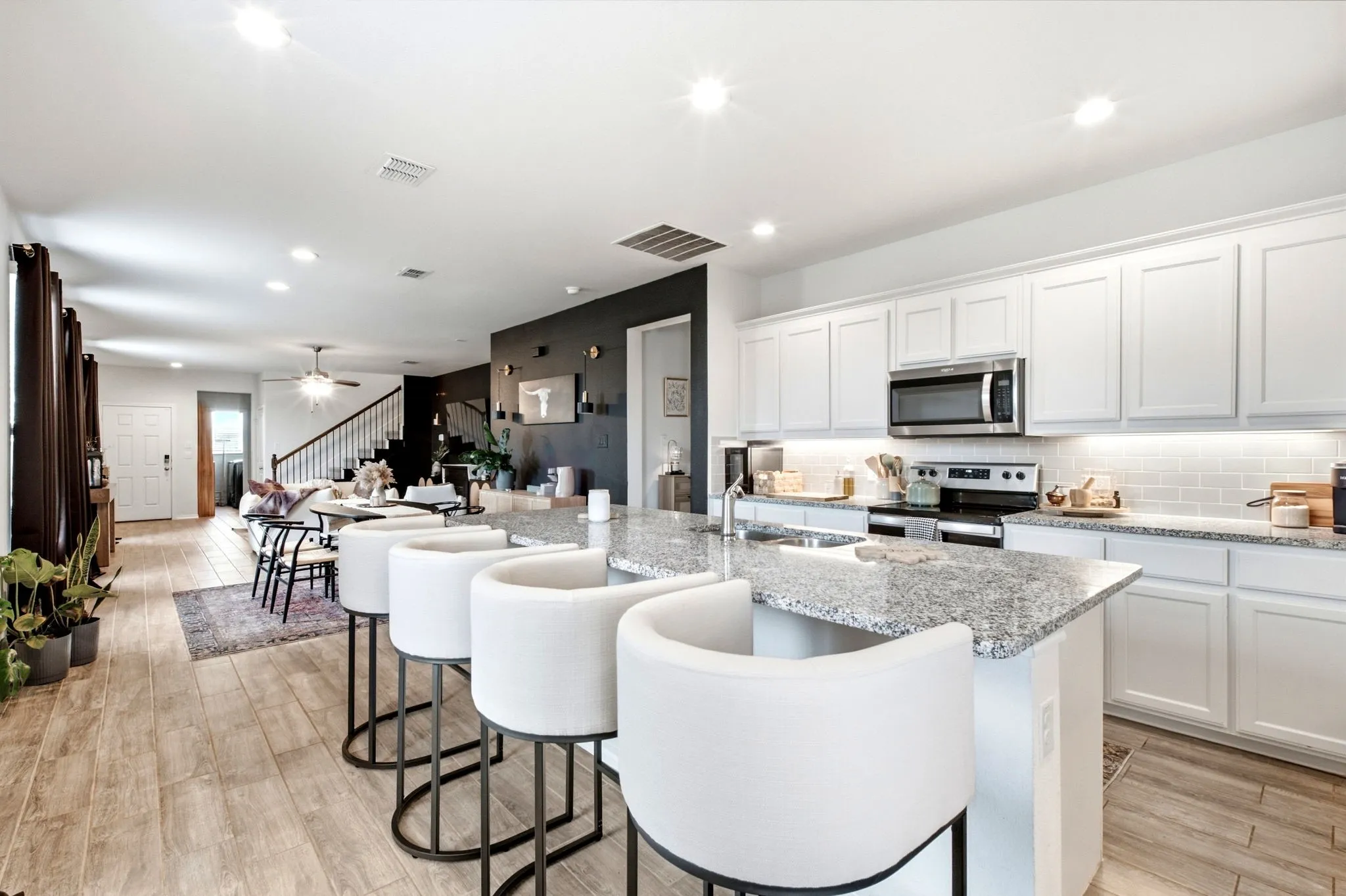 Single Family Residence For Sale in Denton County , 900 Crockett Street, Aubrey, Texas 76227, 5 Bedroom, 3 Bathroom, 2 Garage spaces, 2,552 Sqft, built in 2023, mls#21397053, Real Estate Agent in Aubrey, Homes For Sale in Denton county, Homes For Sale in Aubrey, Realtor in Aubrey Texas, Real Estate Brokerage Independent Realty Texas, Luminita Cordes Realtor