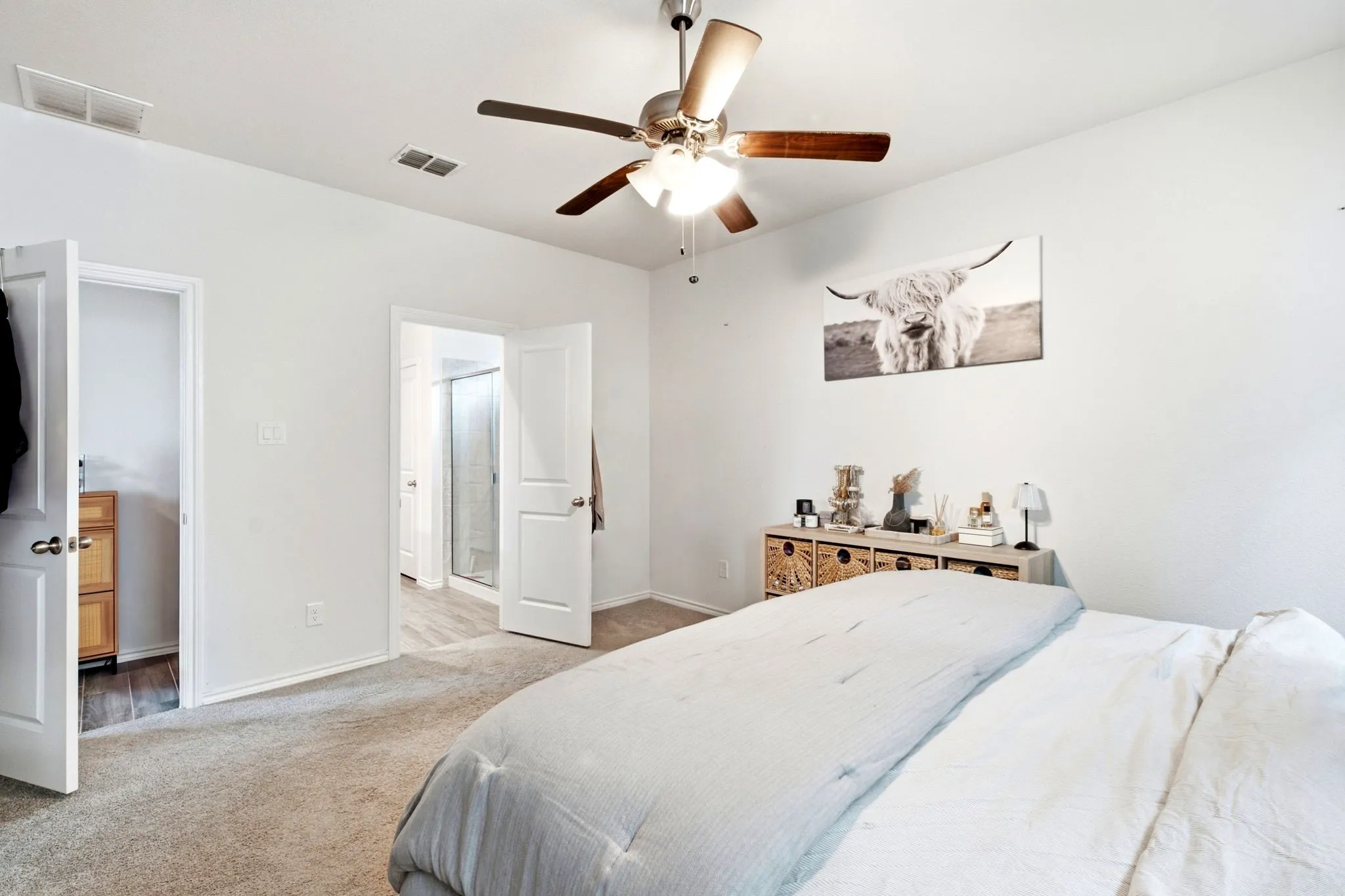 Single Family Residence For Sale in Denton County , 900 Crockett Street, Aubrey, Texas 76227, 5 Bedroom, 3 Bathroom, 2 Garage spaces, 2,552 Sqft, built in 2023, mls#21397053, Real Estate Agent in Aubrey, Homes For Sale in Denton county, Homes For Sale in Aubrey, Realtor in Aubrey Texas, Real Estate Brokerage Independent Realty Texas, Luminita Cordes Realtor