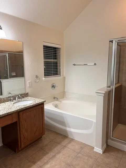 Single Family Residence For Rent in Ellis County , 201 Old Settlers Trail, Waxahachie, Texas 75167, 3 Bedroom, 2 Bathroom, 2 Garage spaces, 1,495 Sqft, built in 2005, mls#21397089, Real Estate Agent in Waxahachie, Homes For Rent in Ellis county, Homes For Rent in Waxahachie, Realtor in Waxahachie Texas, Real Estate Brokerage Independent Realty Texas, Luminita Cordes Realtor