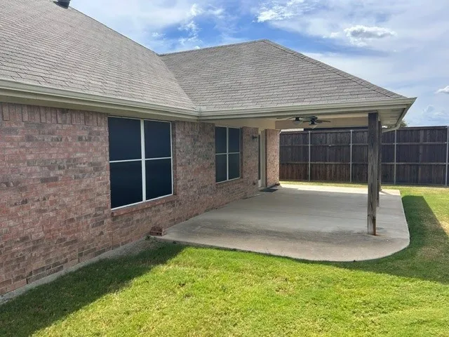 Single Family Residence For Rent in Ellis County , 201 Old Settlers Trail, Waxahachie, Texas 75167, 3 Bedroom, 2 Bathroom, 2 Garage spaces, 1,495 Sqft, built in 2005, mls#21397089, Real Estate Agent in Waxahachie, Homes For Rent in Ellis county, Homes For Rent in Waxahachie, Realtor in Waxahachie Texas, Real Estate Brokerage Independent Realty Texas, Luminita Cordes Realtor