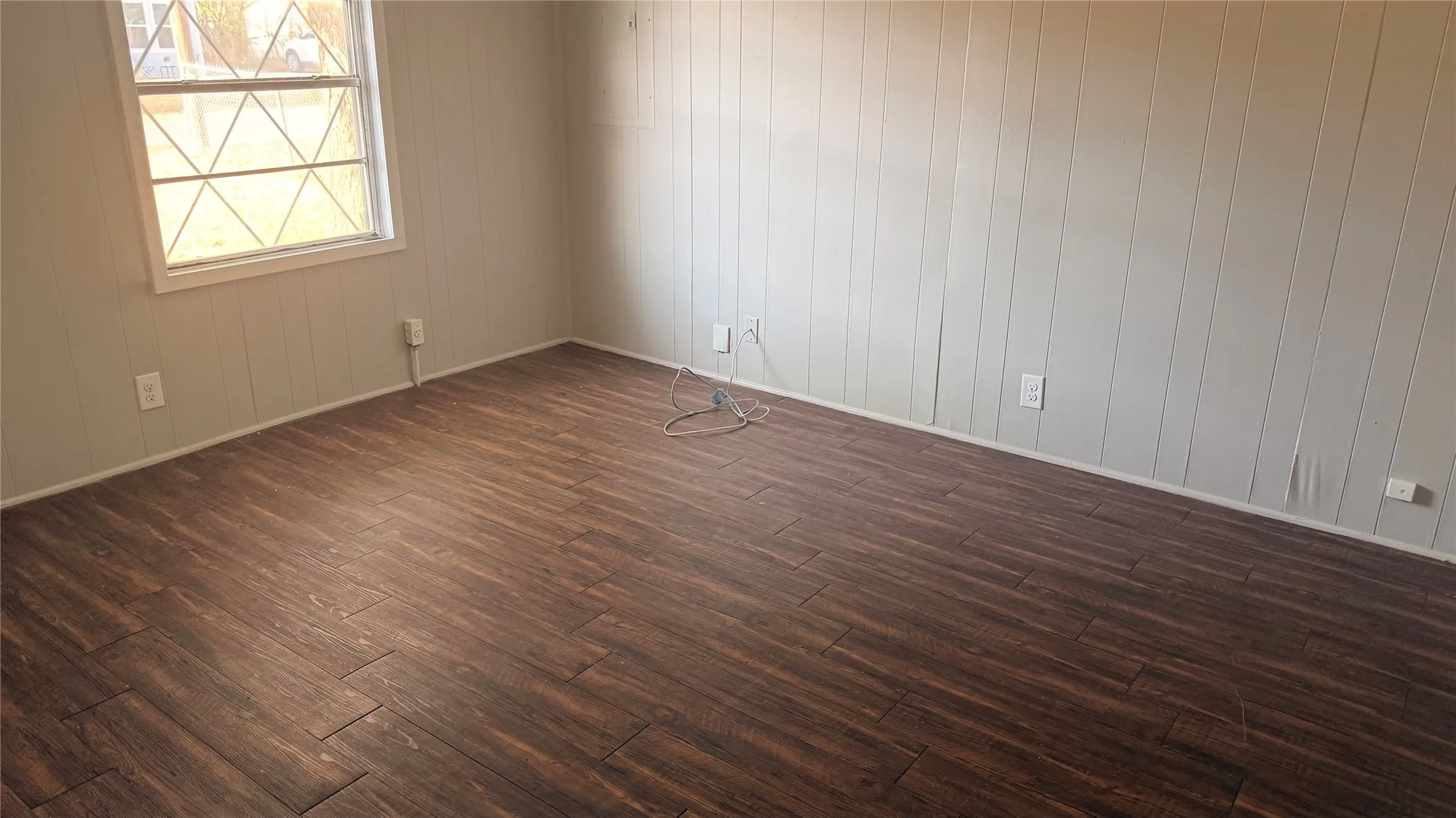 Single Family Residence For Sale in Johnson County , 806 W Atchley Avenue, Alvarado, Texas 76009, 3 Bedroom, 2 Bathroom, Garage spaces, 1,276 Sqft, built in 1978, mls#21396912, Real Estate Agent in Alvarado, Homes For Sale in Johnson county, Homes For Sale in Alvarado, Realtor in Alvarado Texas, Real Estate Brokerage Independent Realty Texas, Luminita Cordes Realtor
