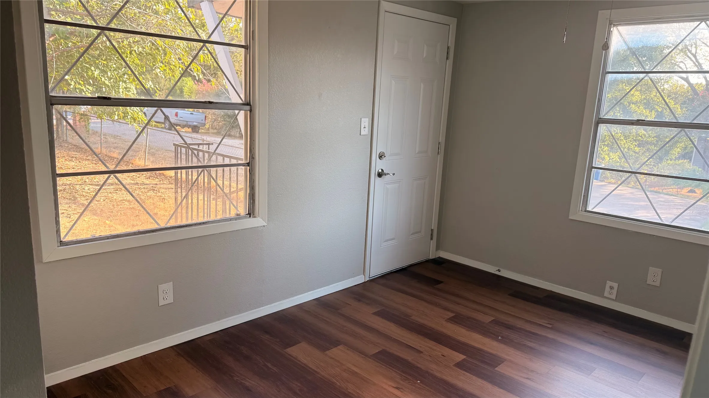 Single Family Residence For Sale in Johnson County , 806 W Atchley Avenue, Alvarado, Texas 76009, 3 Bedroom, 2 Bathroom, Garage spaces, 1,276 Sqft, built in 1978, mls#21396912, Real Estate Agent in Alvarado, Homes For Sale in Johnson county, Homes For Sale in Alvarado, Realtor in Alvarado Texas, Real Estate Brokerage Independent Realty Texas, Luminita Cordes Realtor