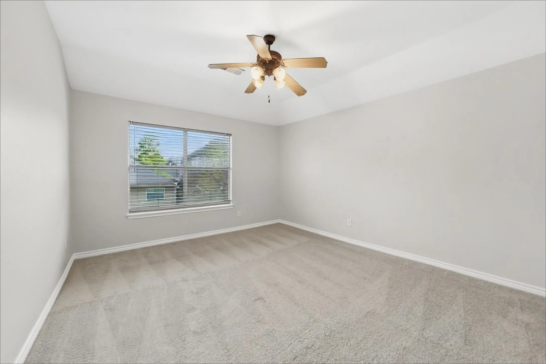 Single Family Residence For Sale in Tarrant County , 5104 Shelly Ray Road, Fort Worth, Texas 76244, 4 Bedroom, 4 Bathroom, 3 Garage spaces, 2,512 Sqft, built in 2006, mls#21395924, Real Estate Agent in Fort Worth, Homes For Sale in Tarrant county, Homes For Sale in Fort Worth, Realtor in Fort Worth Texas, Real Estate Brokerage Independent Realty Texas, Luminita Cordes Realtor