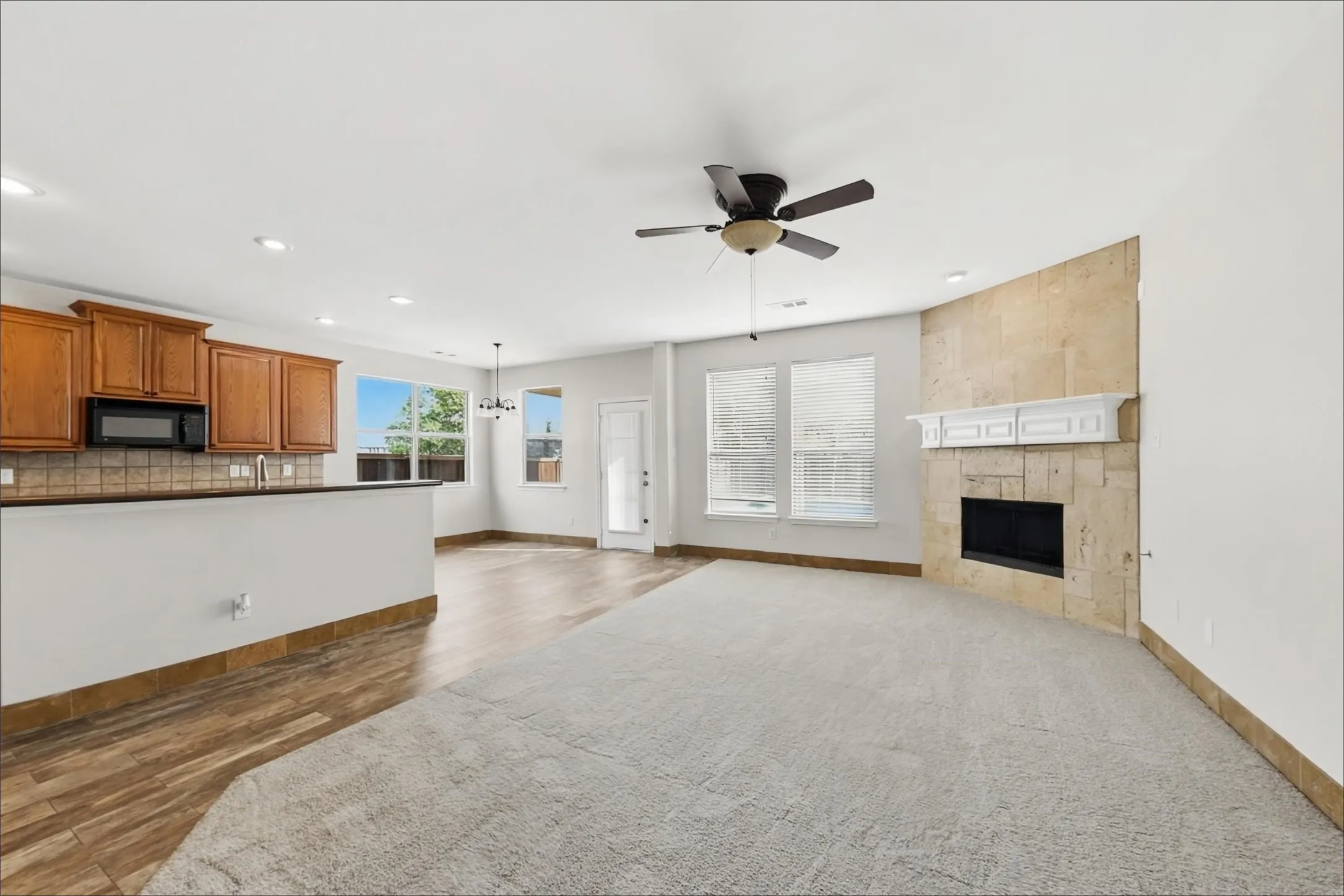 Single Family Residence For Sale in Tarrant County , 5104 Shelly Ray Road, Fort Worth, Texas 76244, 4 Bedroom, 4 Bathroom, 3 Garage spaces, 2,512 Sqft, built in 2006, mls#21395924, Real Estate Agent in Fort Worth, Homes For Sale in Tarrant county, Homes For Sale in Fort Worth, Realtor in Fort Worth Texas, Real Estate Brokerage Independent Realty Texas, Luminita Cordes Realtor