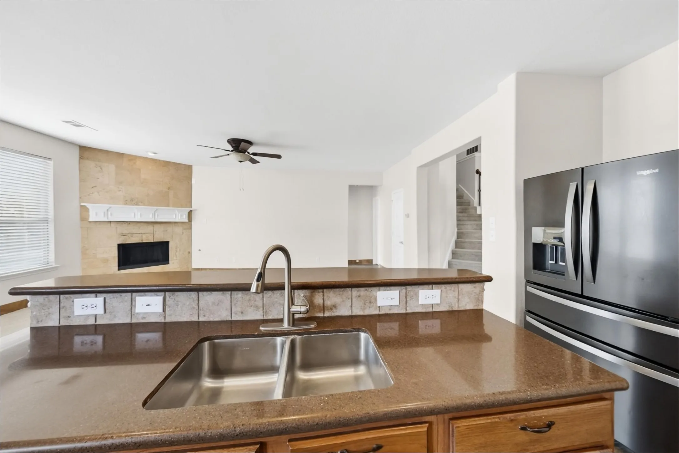Single Family Residence For Sale in Tarrant County , 5104 Shelly Ray Road, Fort Worth, Texas 76244, 4 Bedroom, 4 Bathroom, 3 Garage spaces, 2,512 Sqft, built in 2006, mls#21395924, Real Estate Agent in Fort Worth, Homes For Sale in Tarrant county, Homes For Sale in Fort Worth, Realtor in Fort Worth Texas, Real Estate Brokerage Independent Realty Texas, Luminita Cordes Realtor