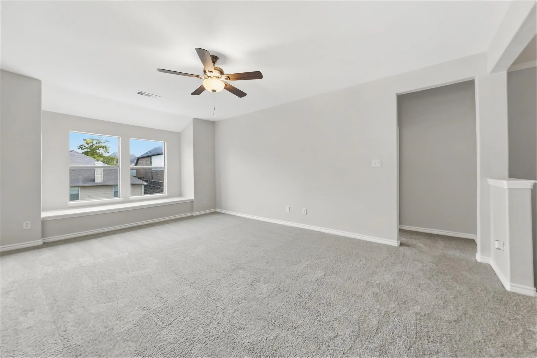 Single Family Residence For Sale in Tarrant County , 5104 Shelly Ray Road, Fort Worth, Texas 76244, 4 Bedroom, 4 Bathroom, 3 Garage spaces, 2,512 Sqft, built in 2006, mls#21395924, Real Estate Agent in Fort Worth, Homes For Sale in Tarrant county, Homes For Sale in Fort Worth, Realtor in Fort Worth Texas, Real Estate Brokerage Independent Realty Texas, Luminita Cordes Realtor